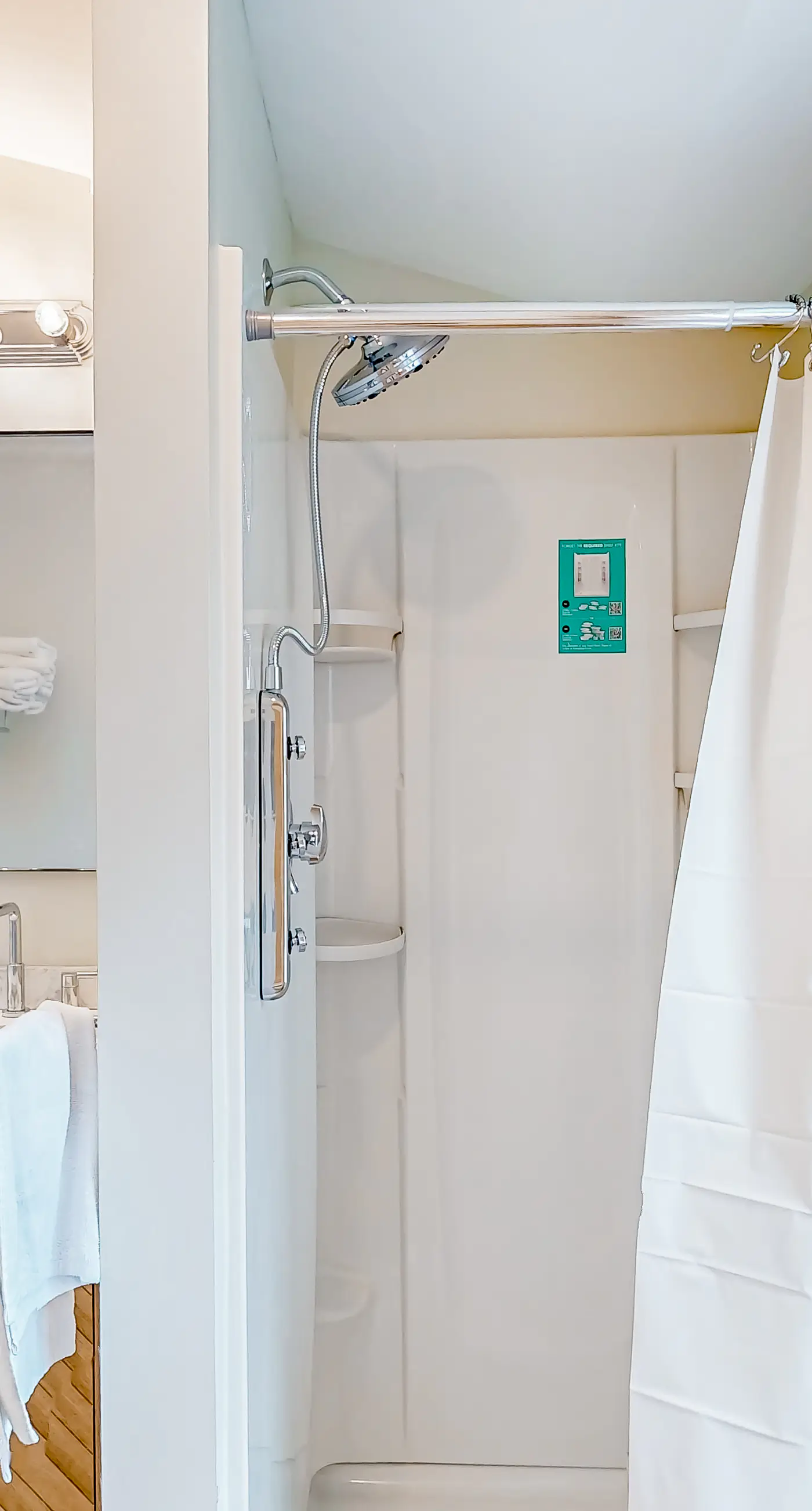 Shore breeze Inn - Tri-Plex