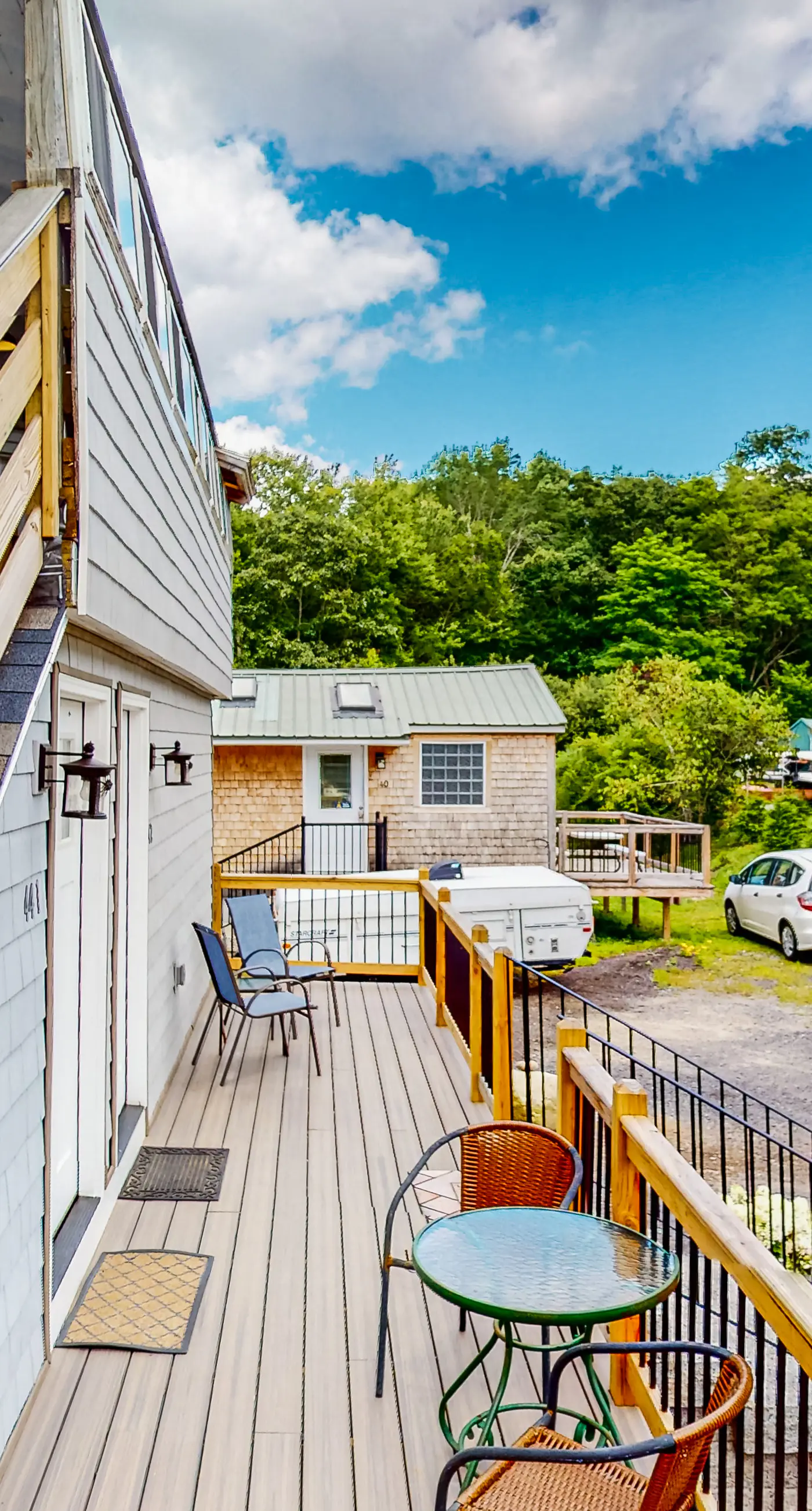 Shore breeze Inn - Tri-Plex