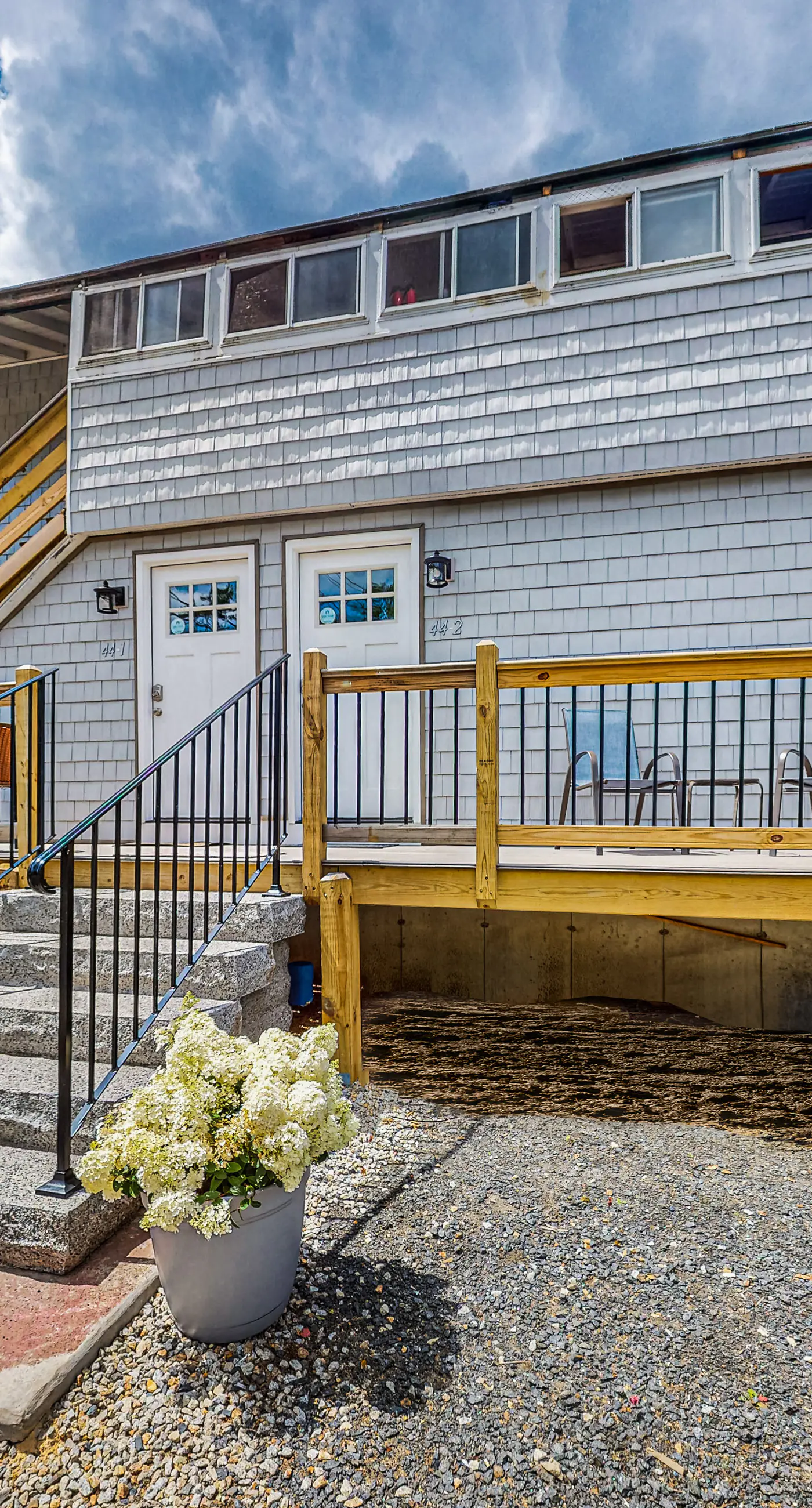 Shore breeze Inn - Tri-Plex