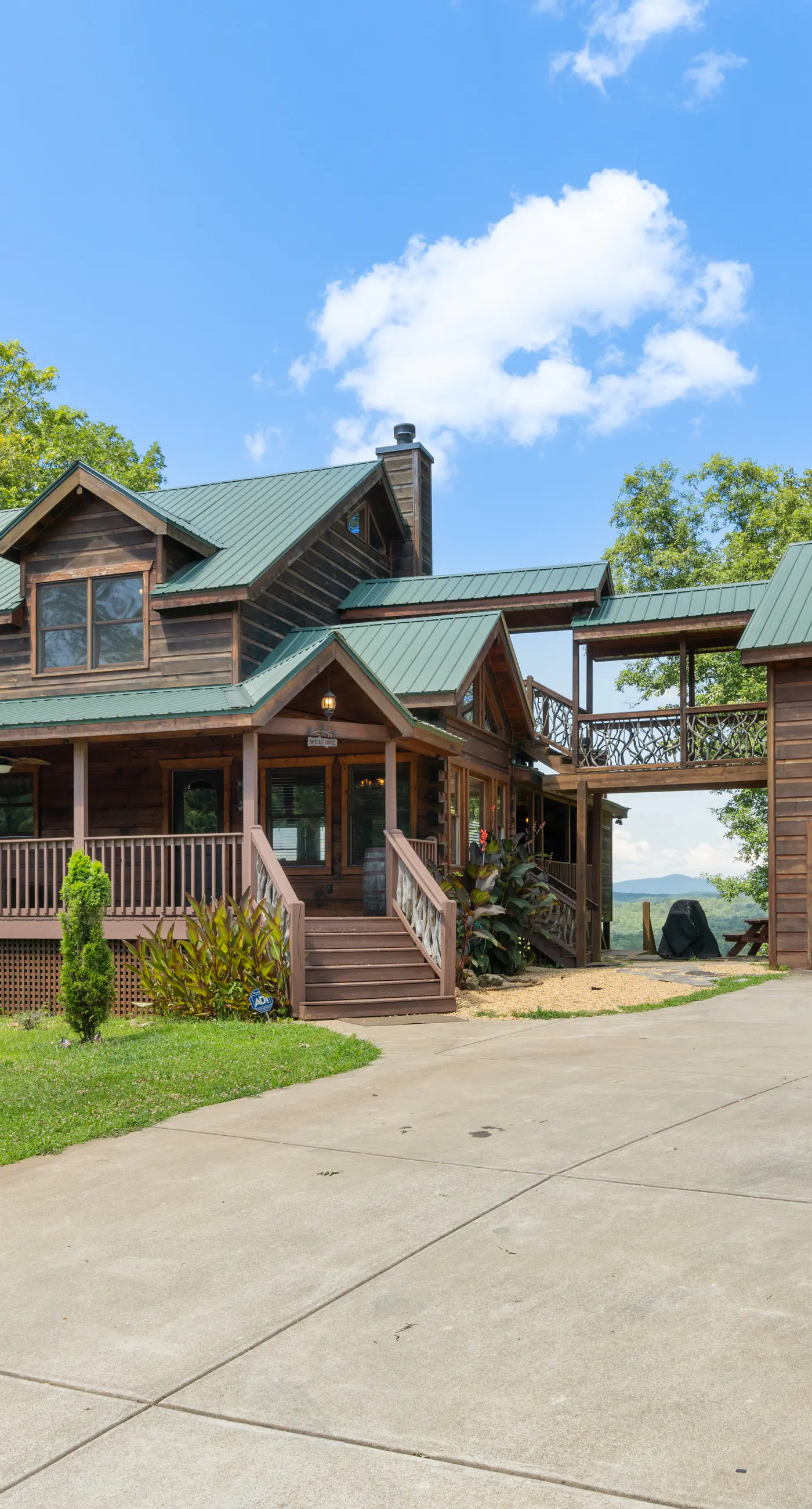 Roscoe's Retreat 5 BD Blue Ridge, GA Vacation Rental Vacasa
