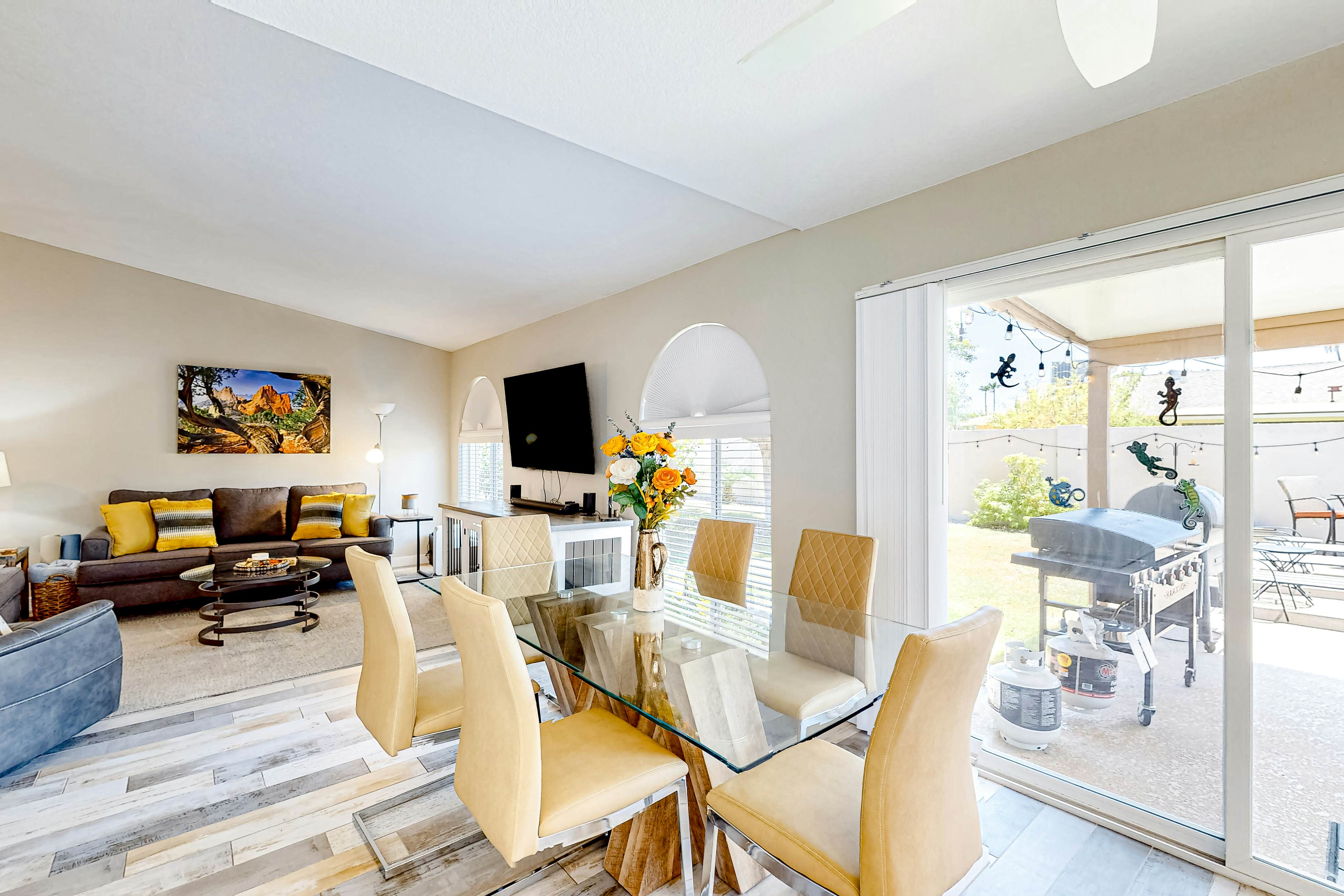 WeeCasa-Poolside Paradise