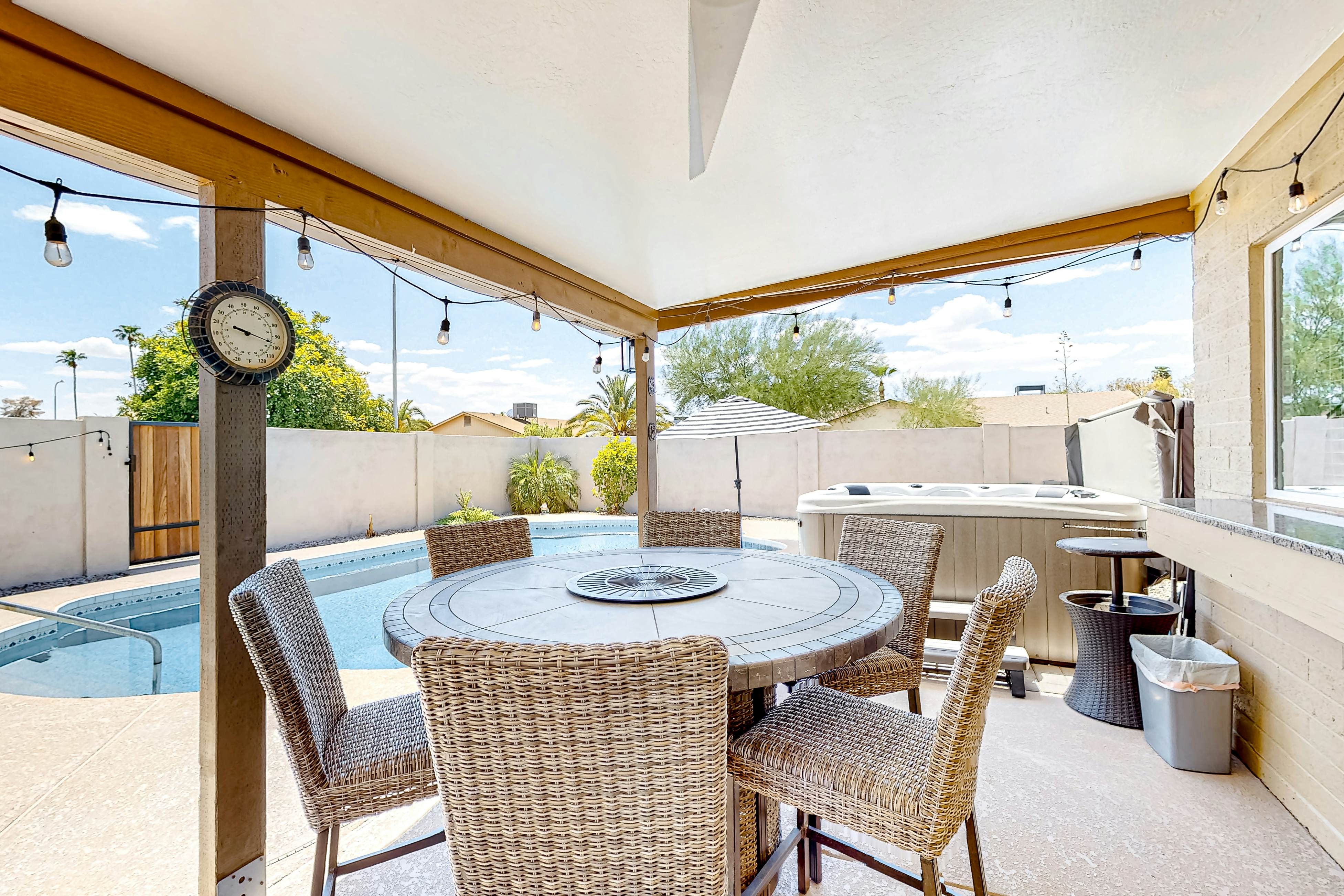 WeeCasa-Poolside Paradise