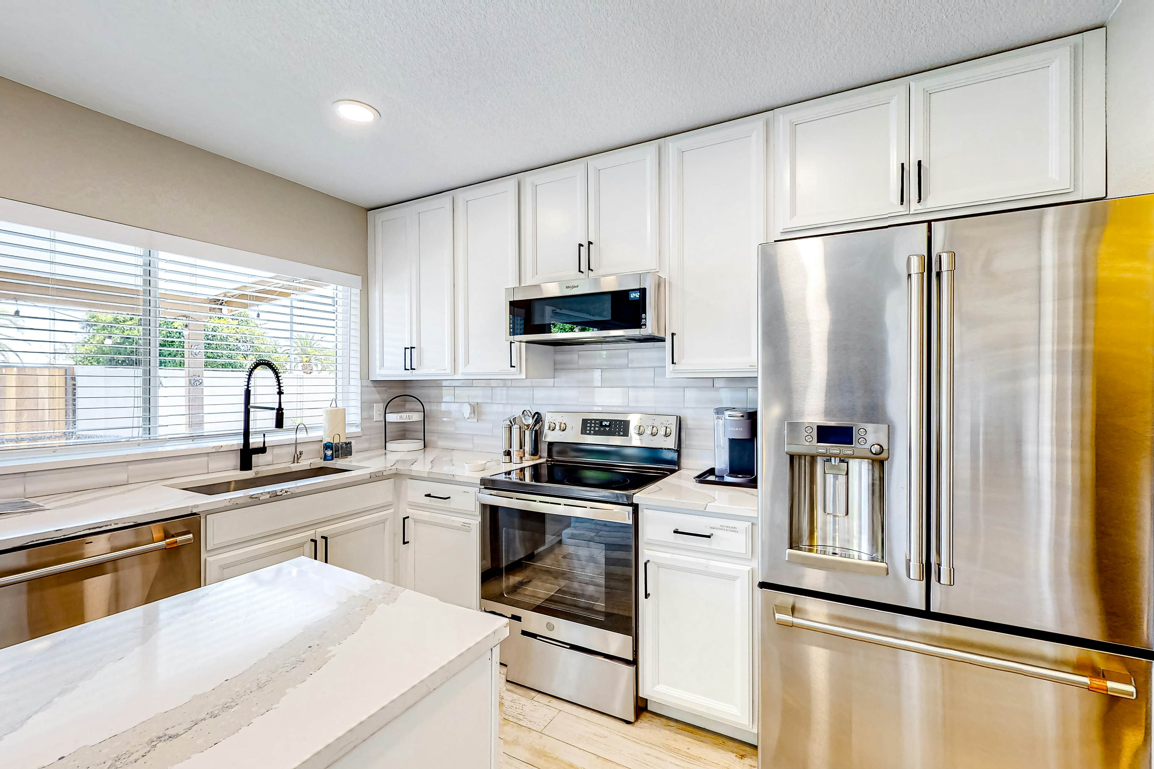 WeeCasa-Poolside Paradise