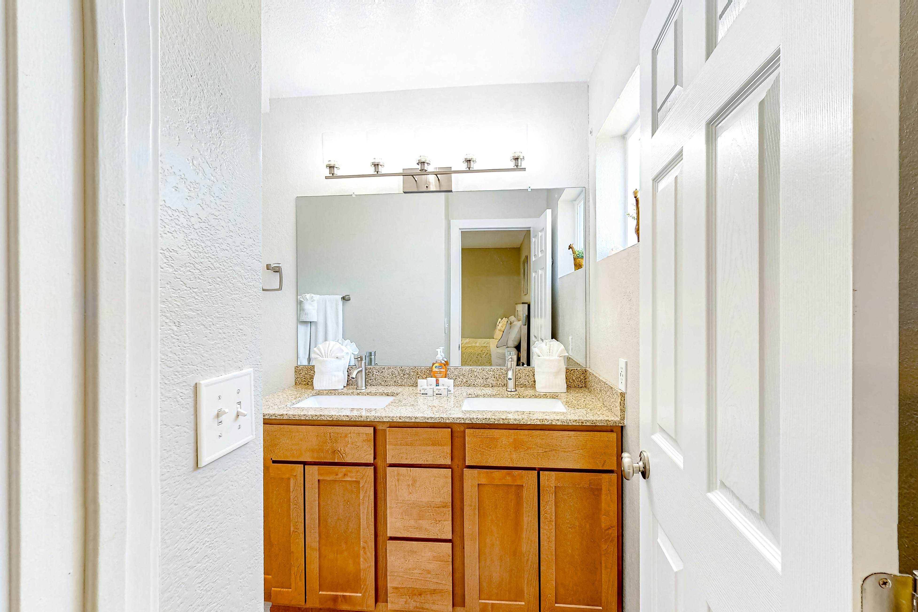 WeeCasa-Poolside Paradise