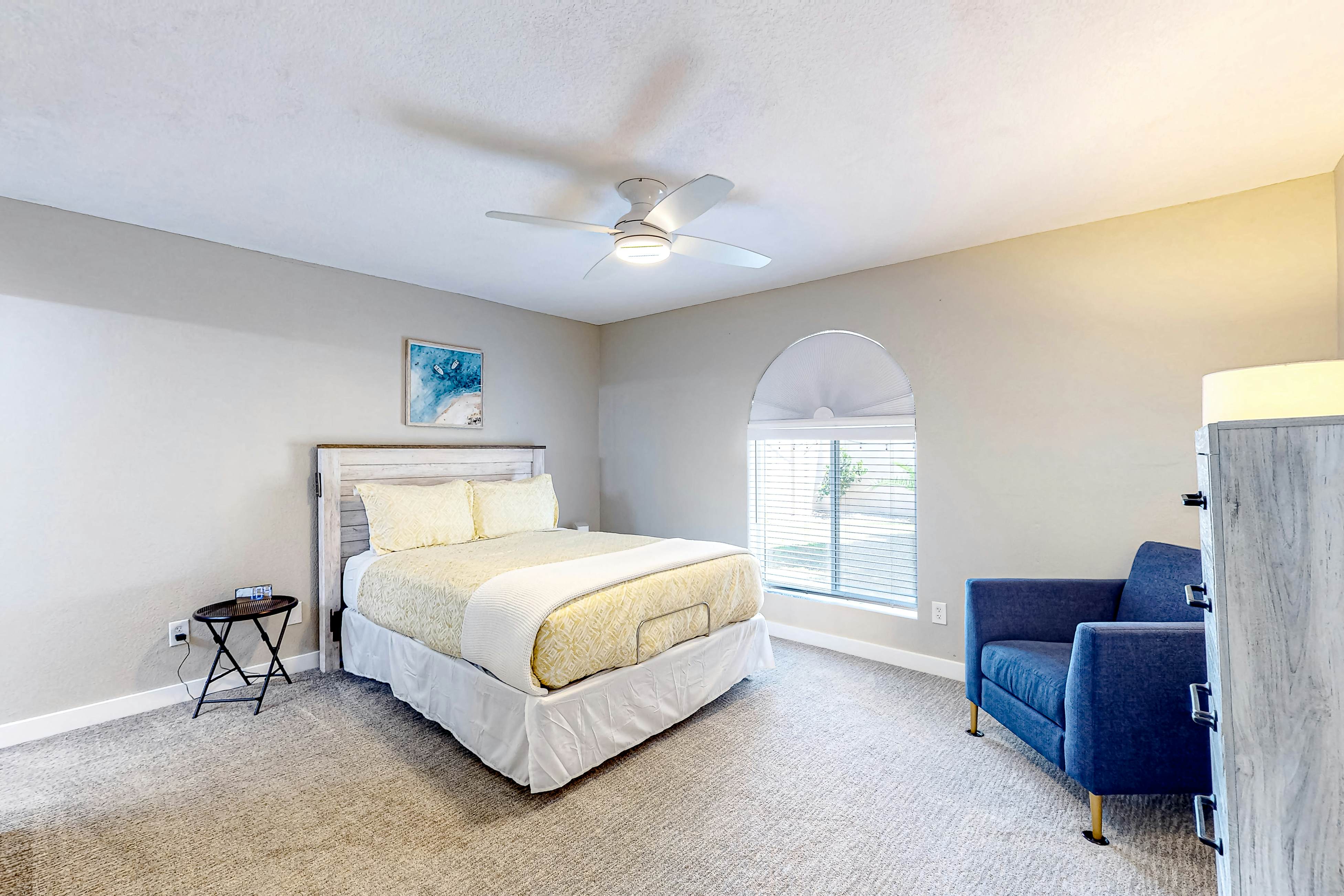 WeeCasa-Poolside Paradise