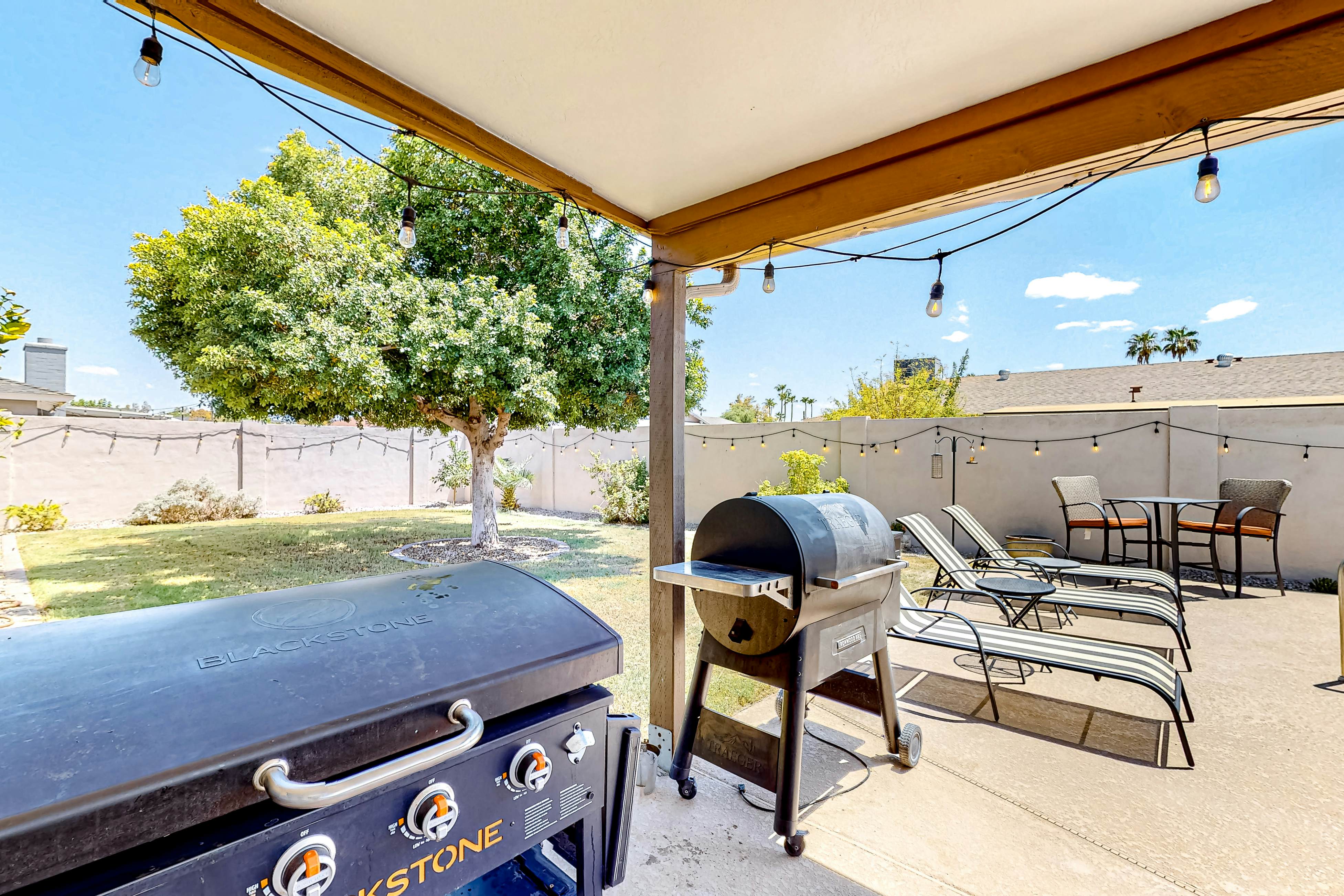 WeeCasa-Poolside Paradise