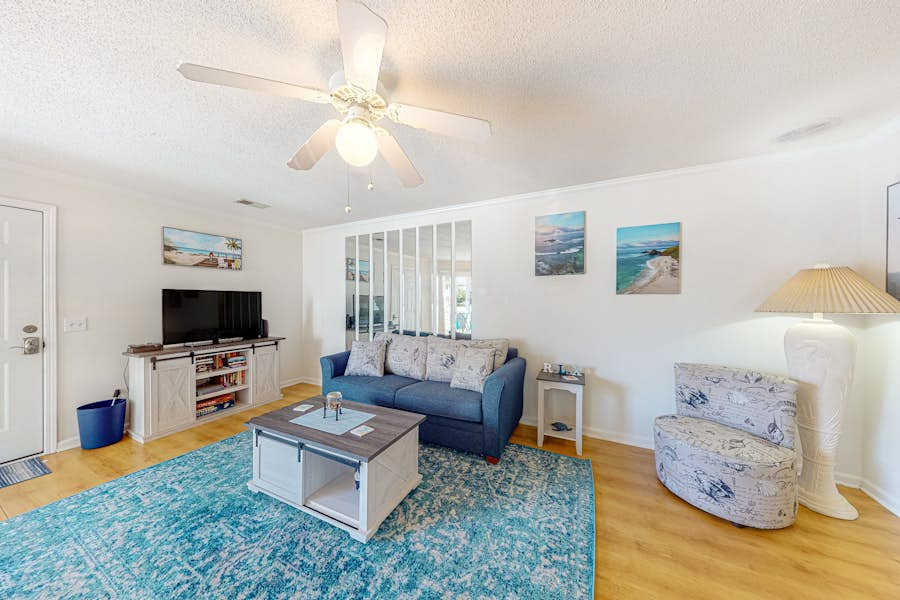 Shorehaven Cottage | 2 BD North Myrtle Beach, SC Vacation Rental | Vacasa