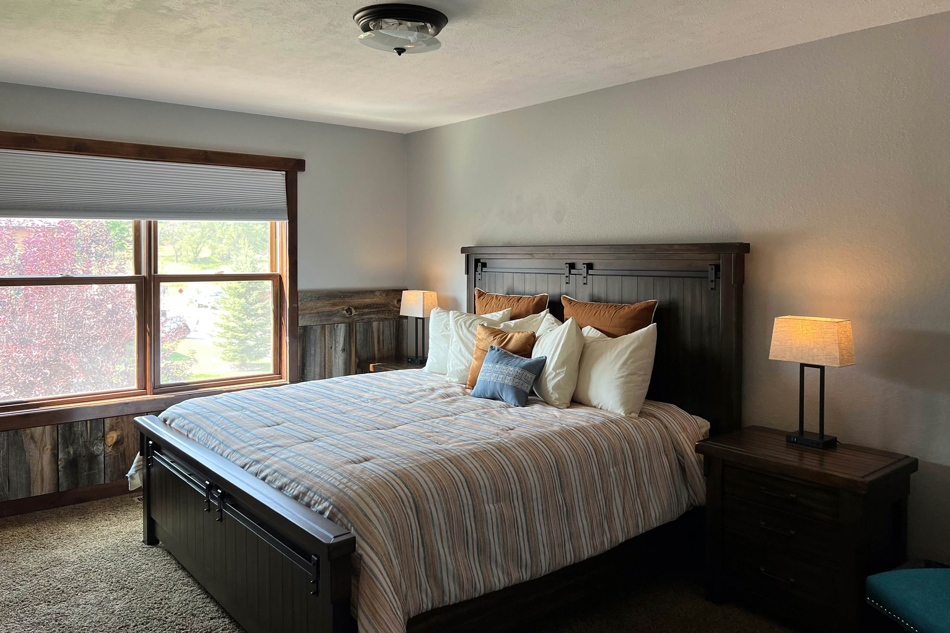 Parkside Paradise 4 BD Rapid City, SD Vacation Rental Vacasa