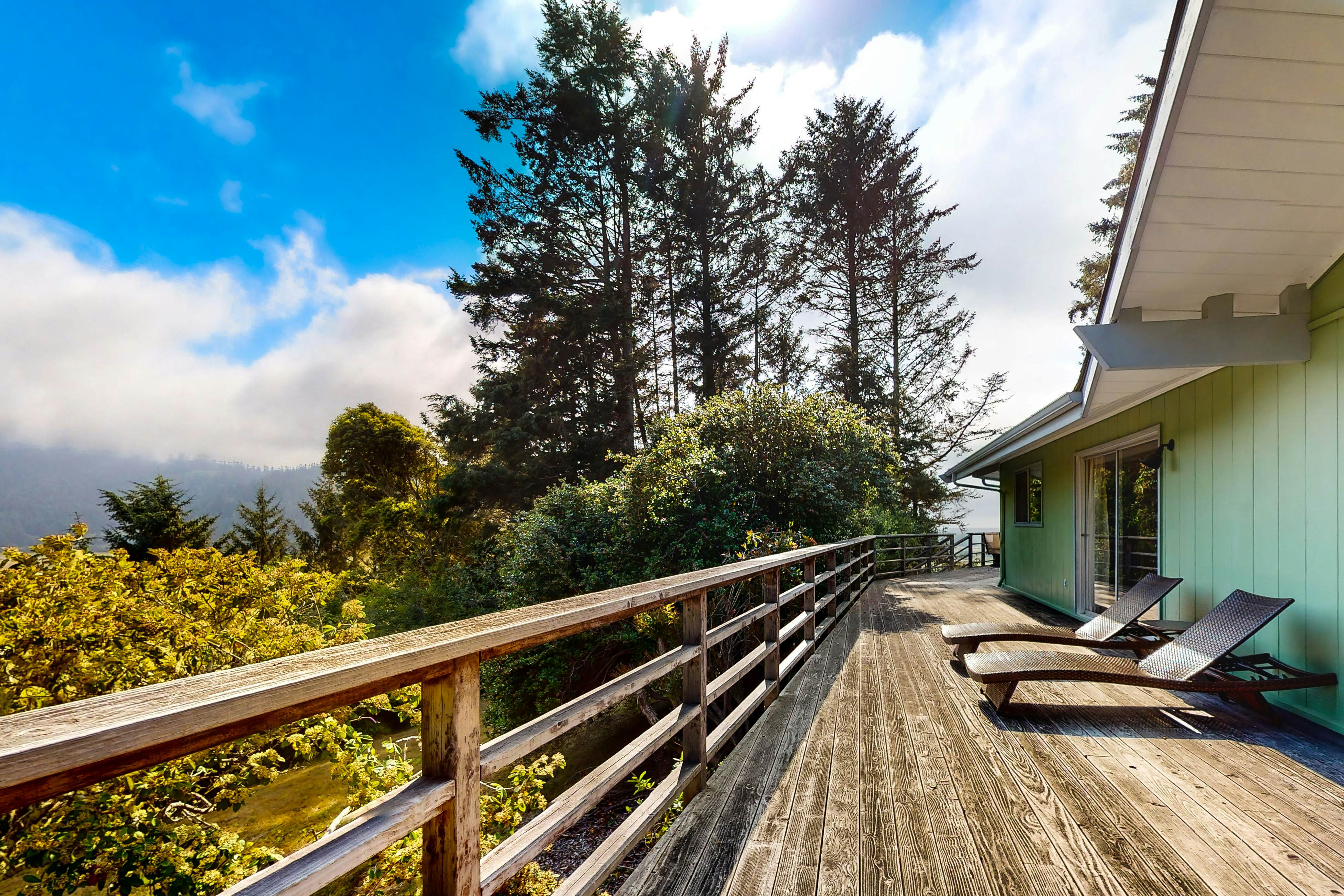 Viewcrest Retro Country Home