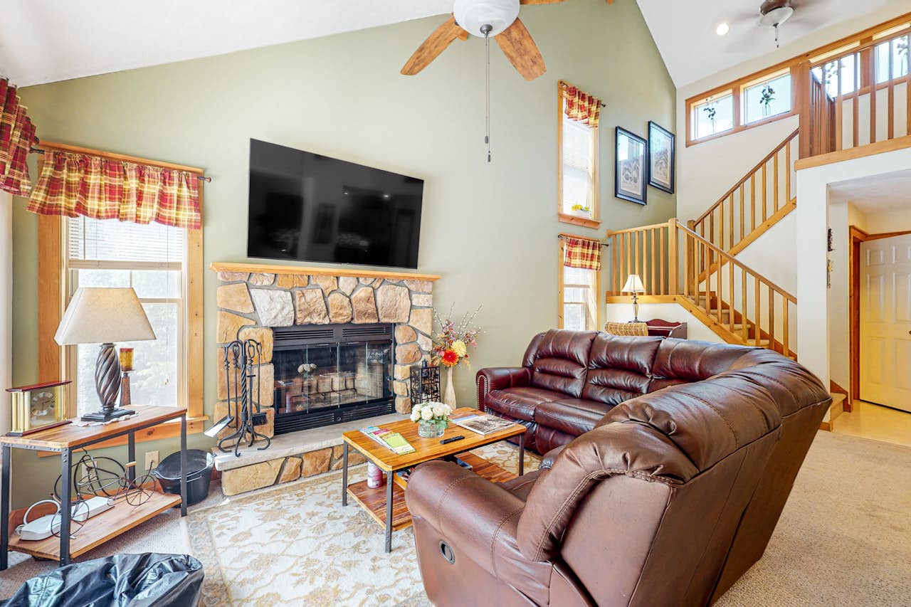 Maple Manor 3 BD Tannersville, PA Vacation Rental Vacasa
