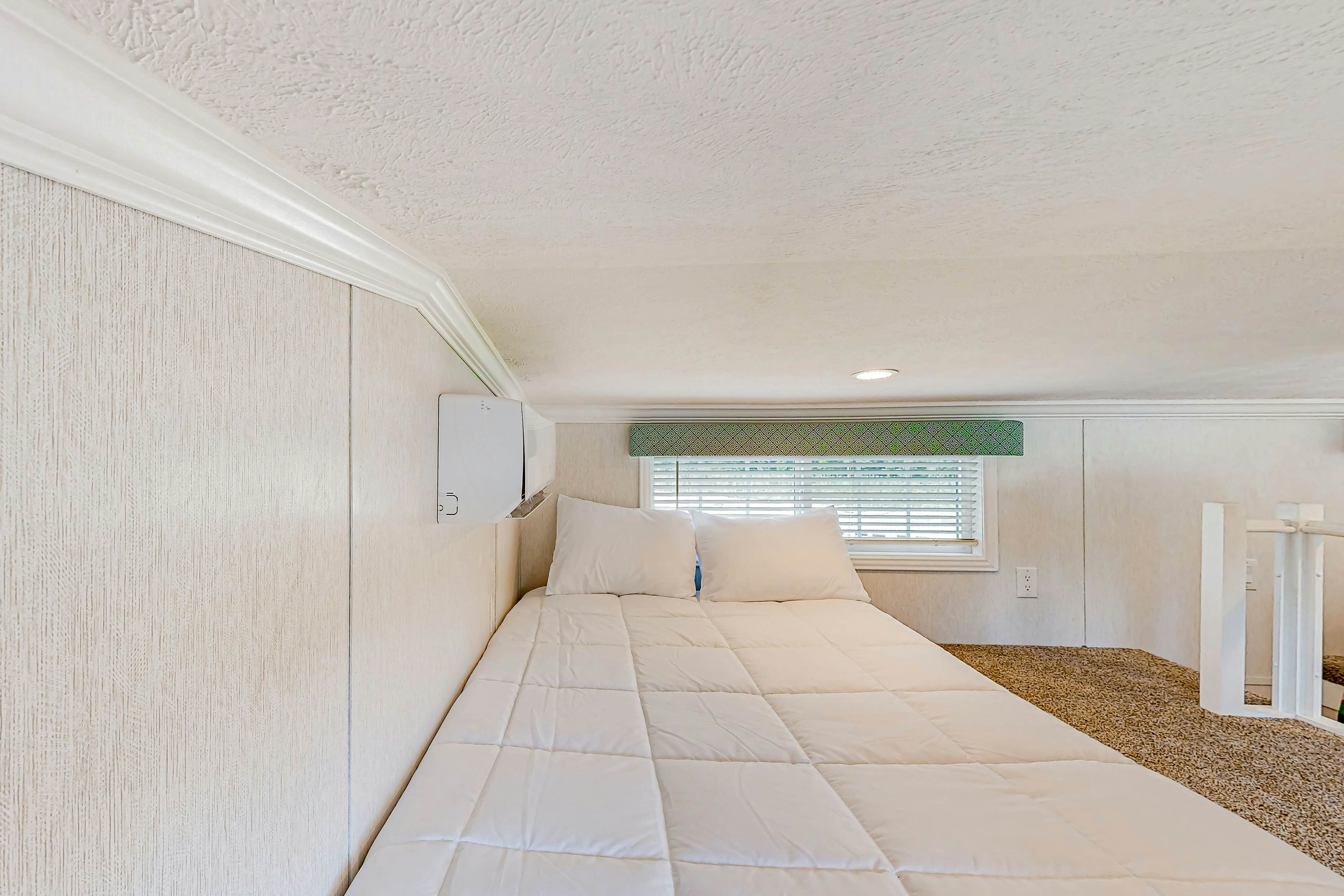 Honeycrisp Apple Cottage 