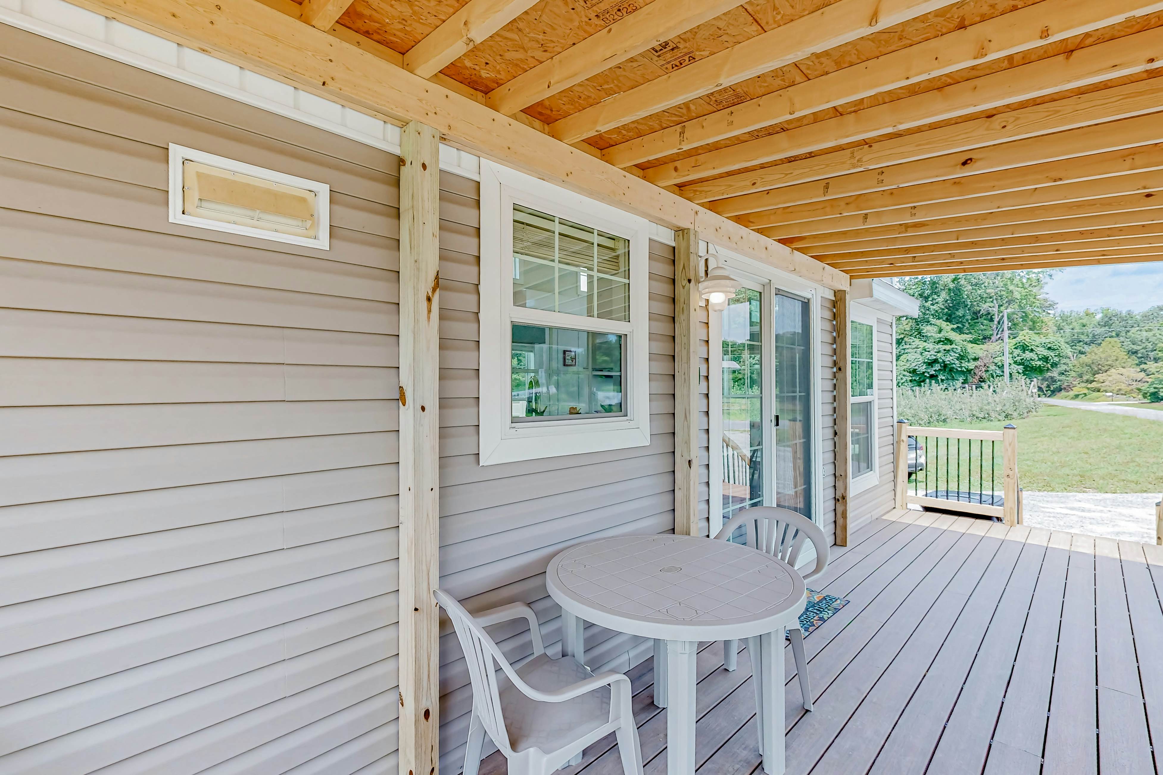 Honeycrisp Apple Cottage 