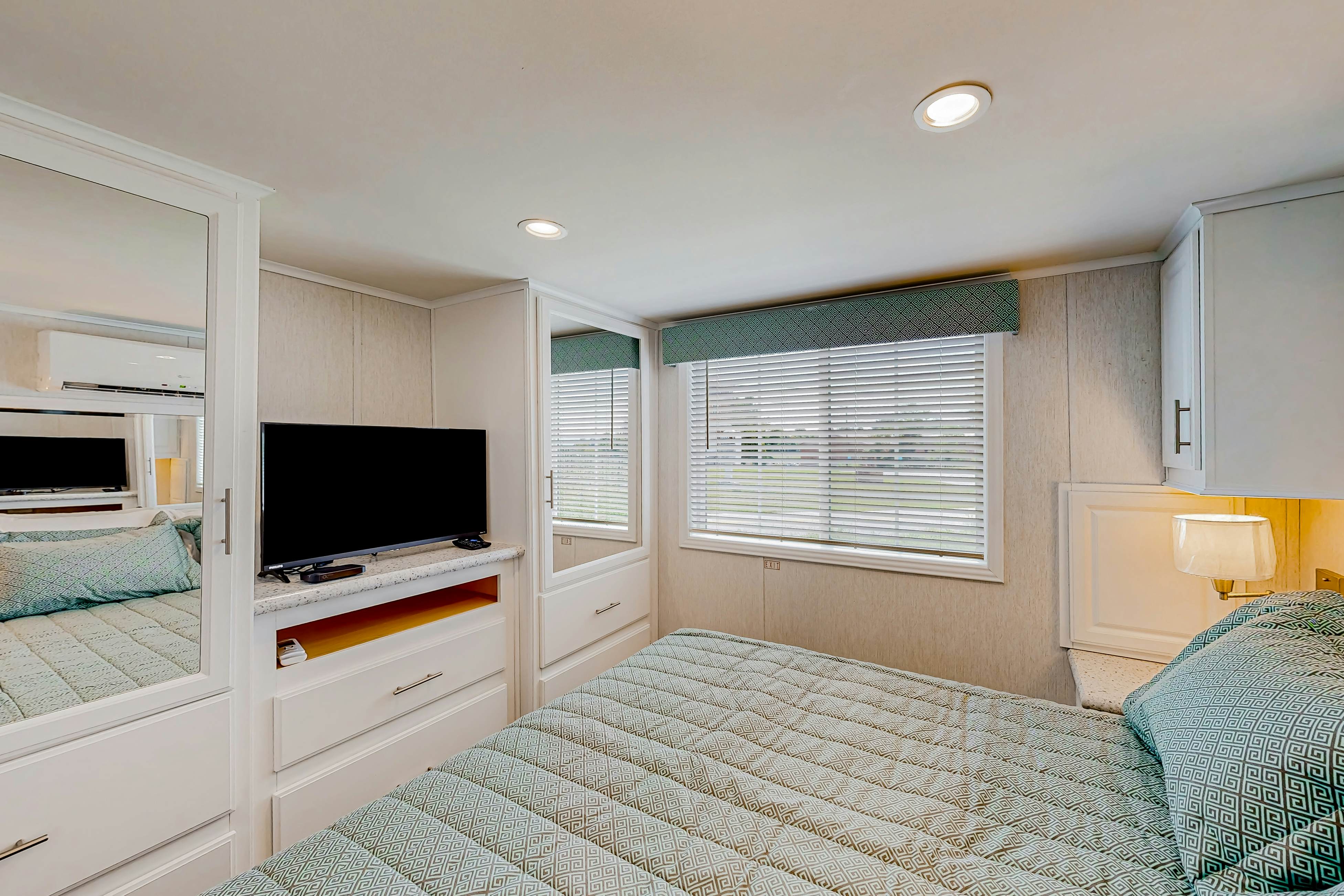 Honeycrisp Apple Cottage 