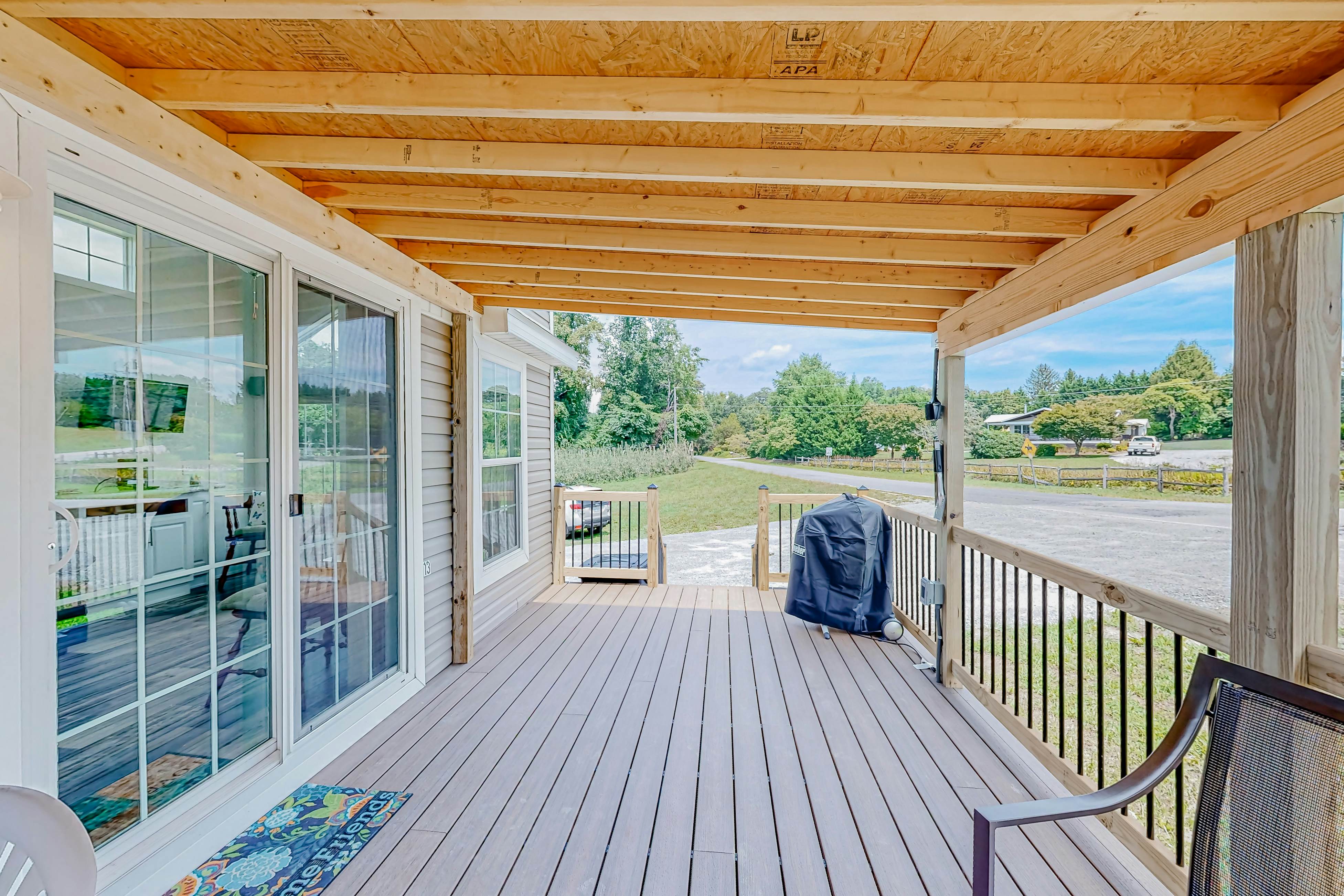 Honeycrisp Apple Cottage 