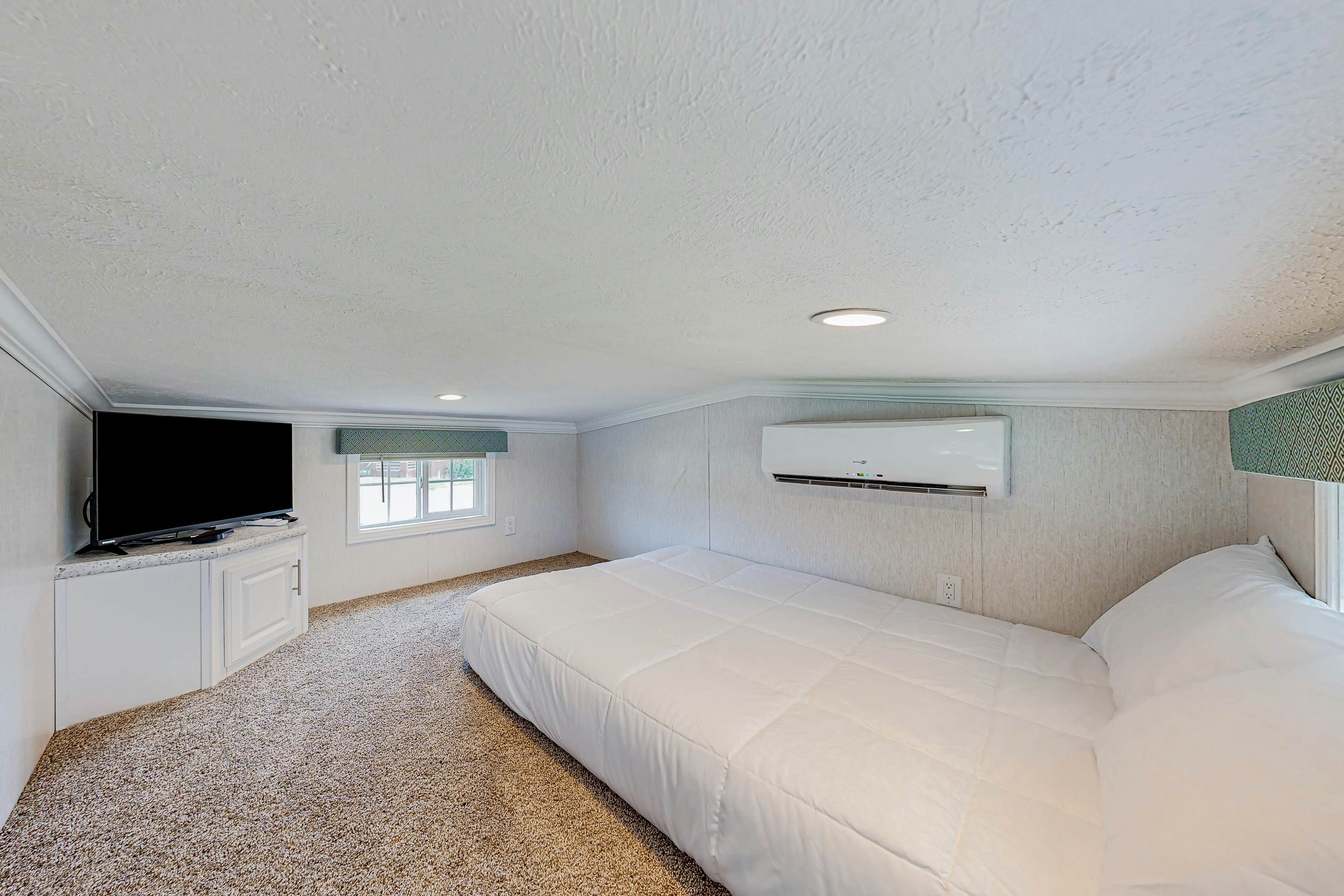 Honeycrisp Apple Cottage 