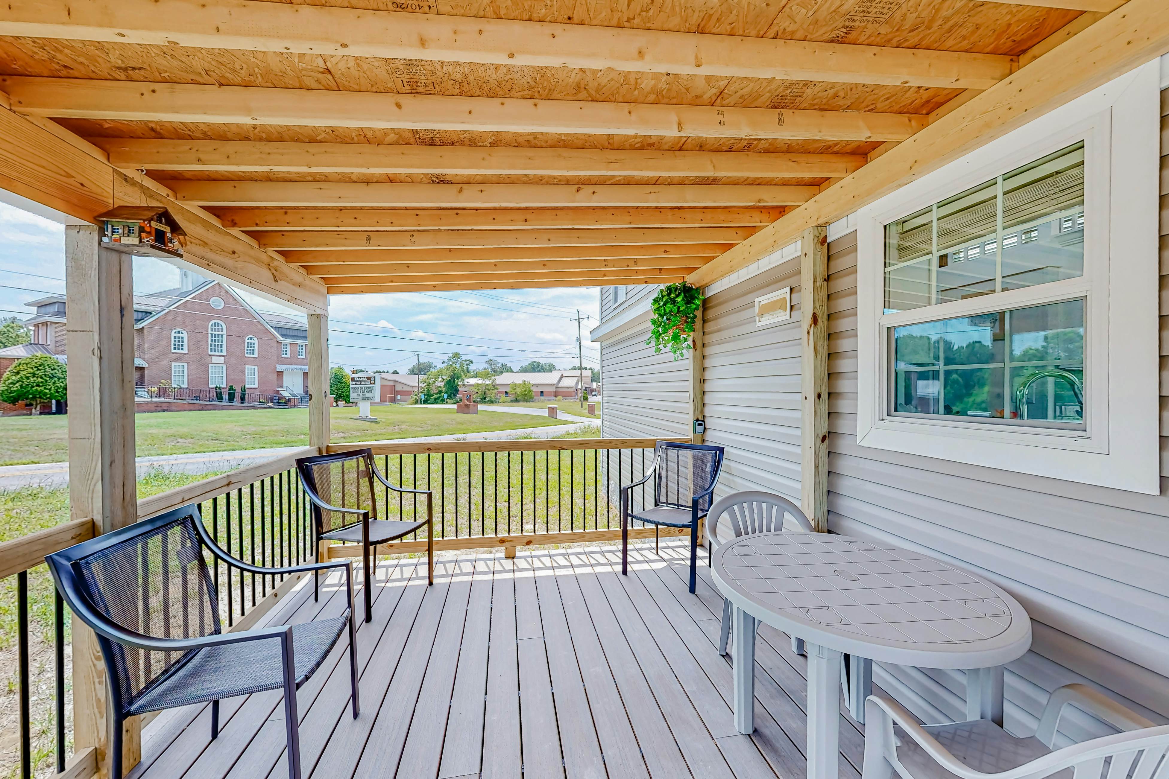 Honeycrisp Apple Cottage 