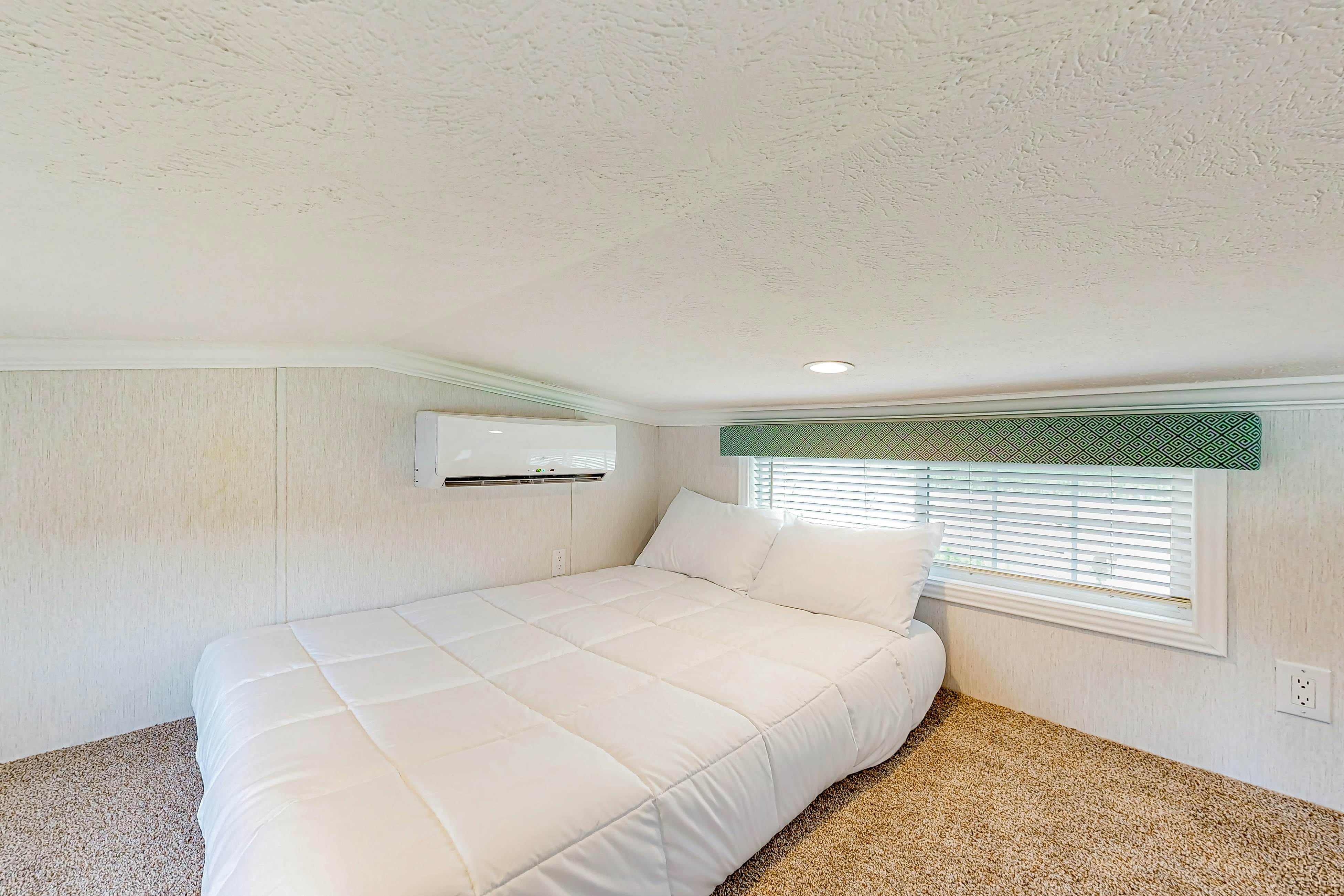 Honeycrisp Apple Cottage 