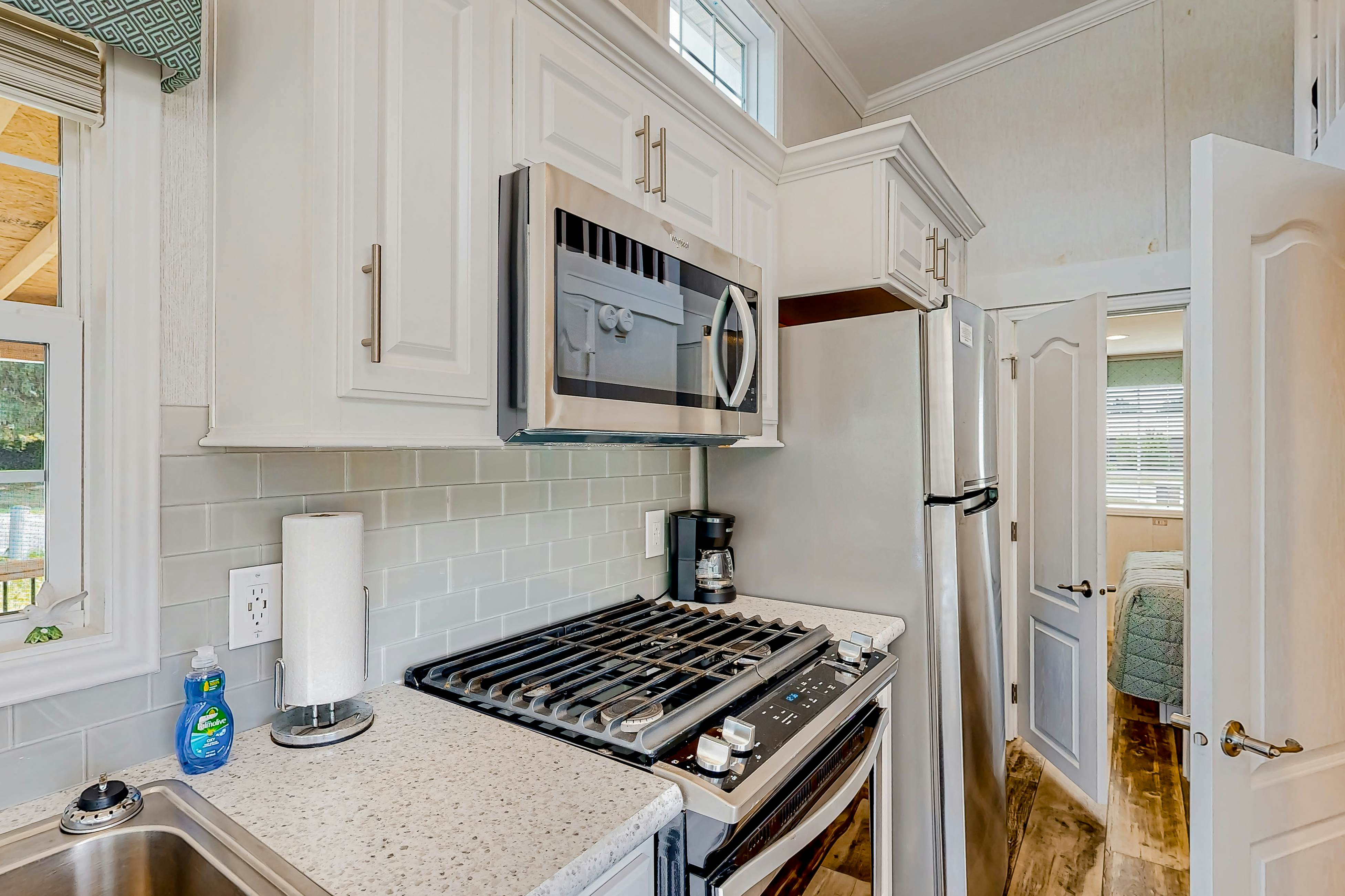 Honeycrisp Apple Cottage 