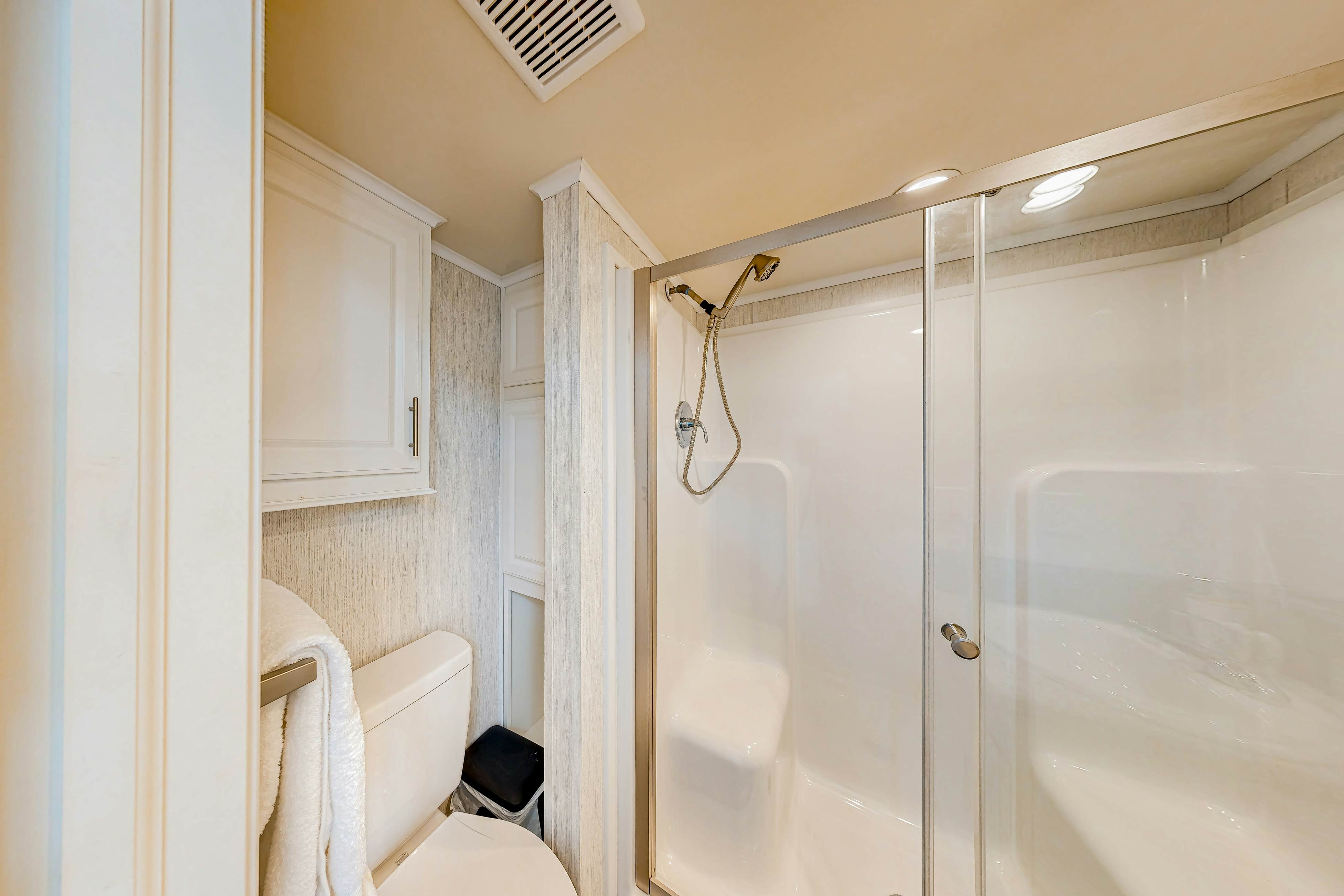 Honeycrisp Apple Cottage 