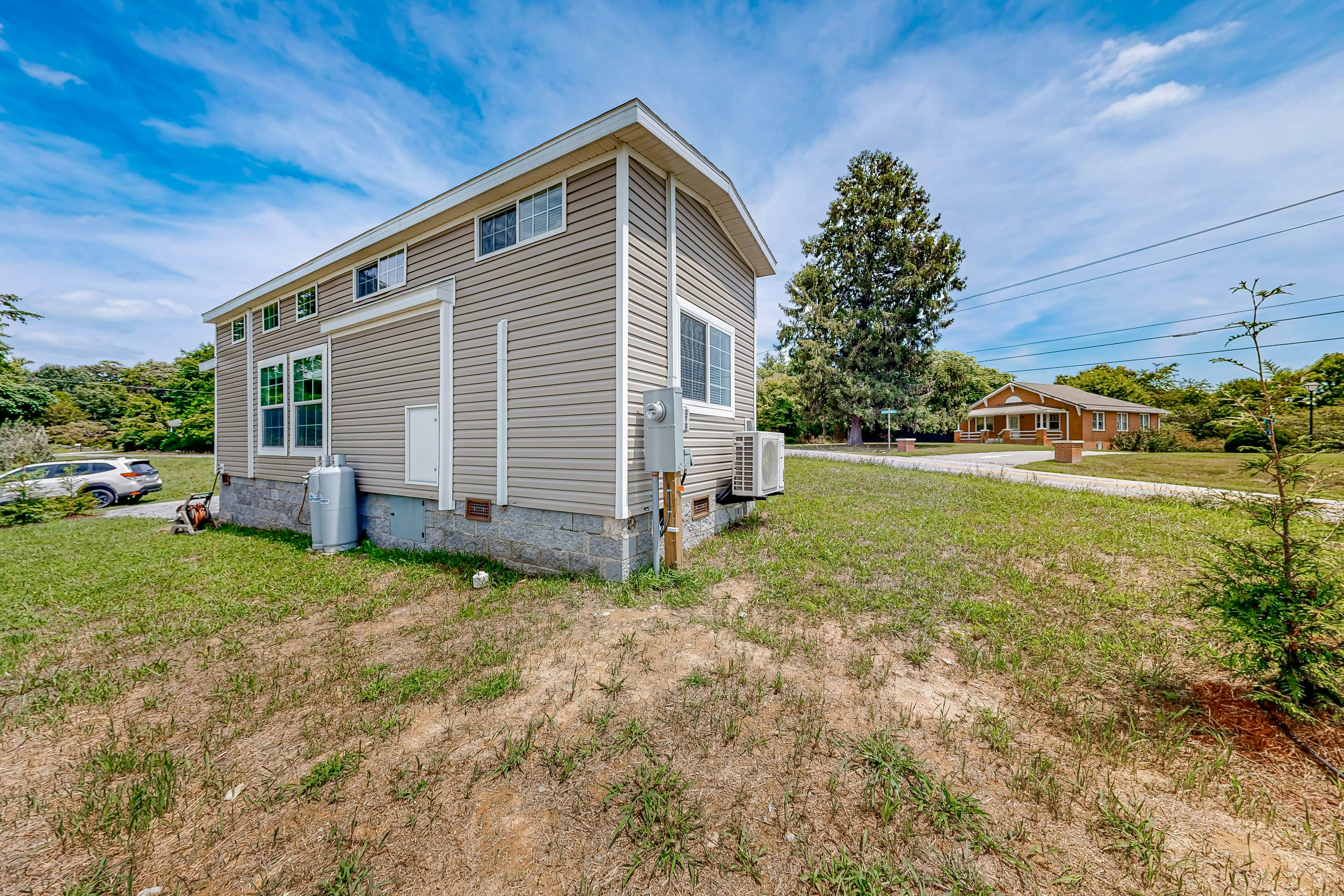 Honeycrisp Apple Cottage 