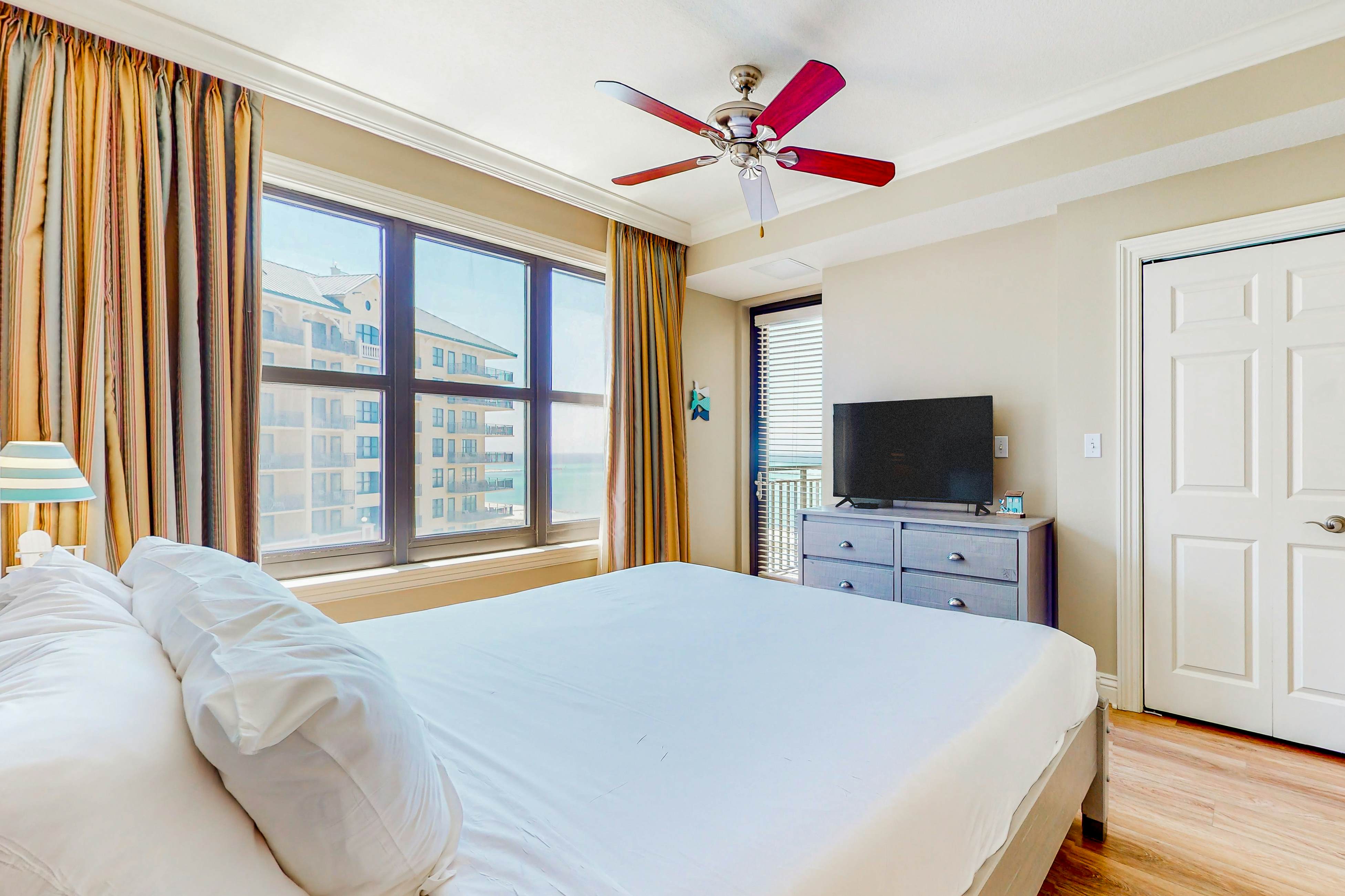 Emerald Grande W1021