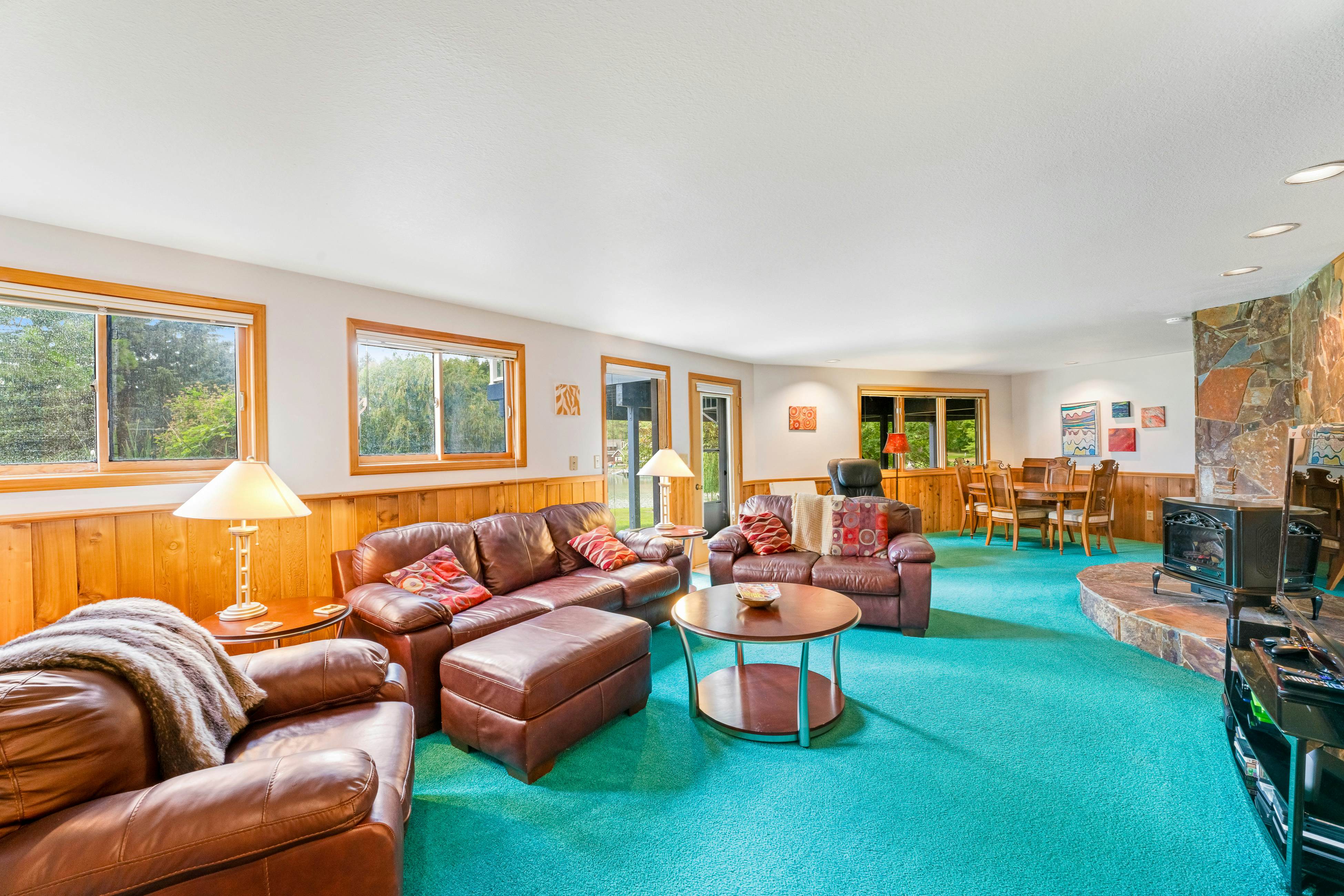 Lazy K on Peaceful Bay - Lake House