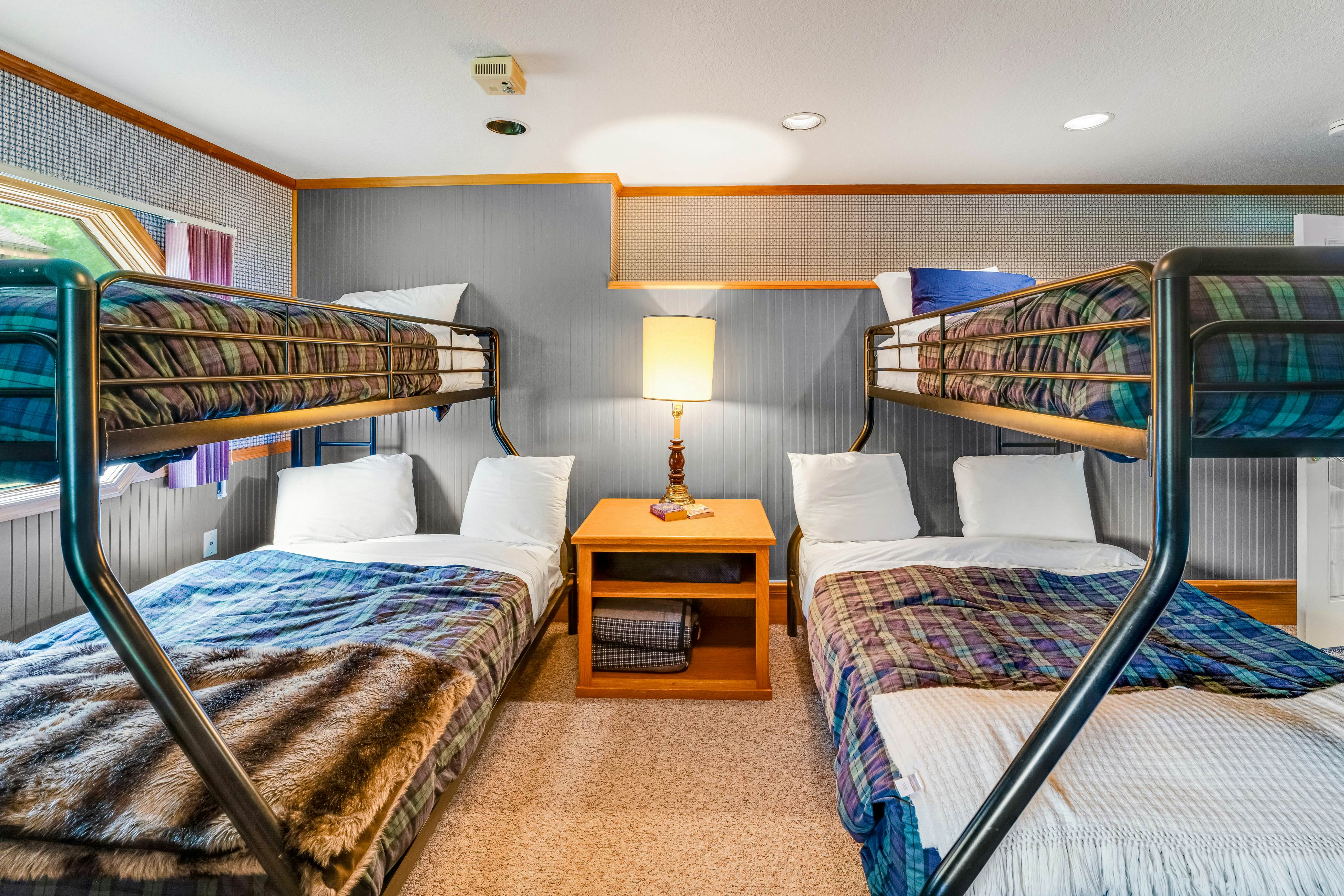 Lazy K on Peaceful Bay - Lake House