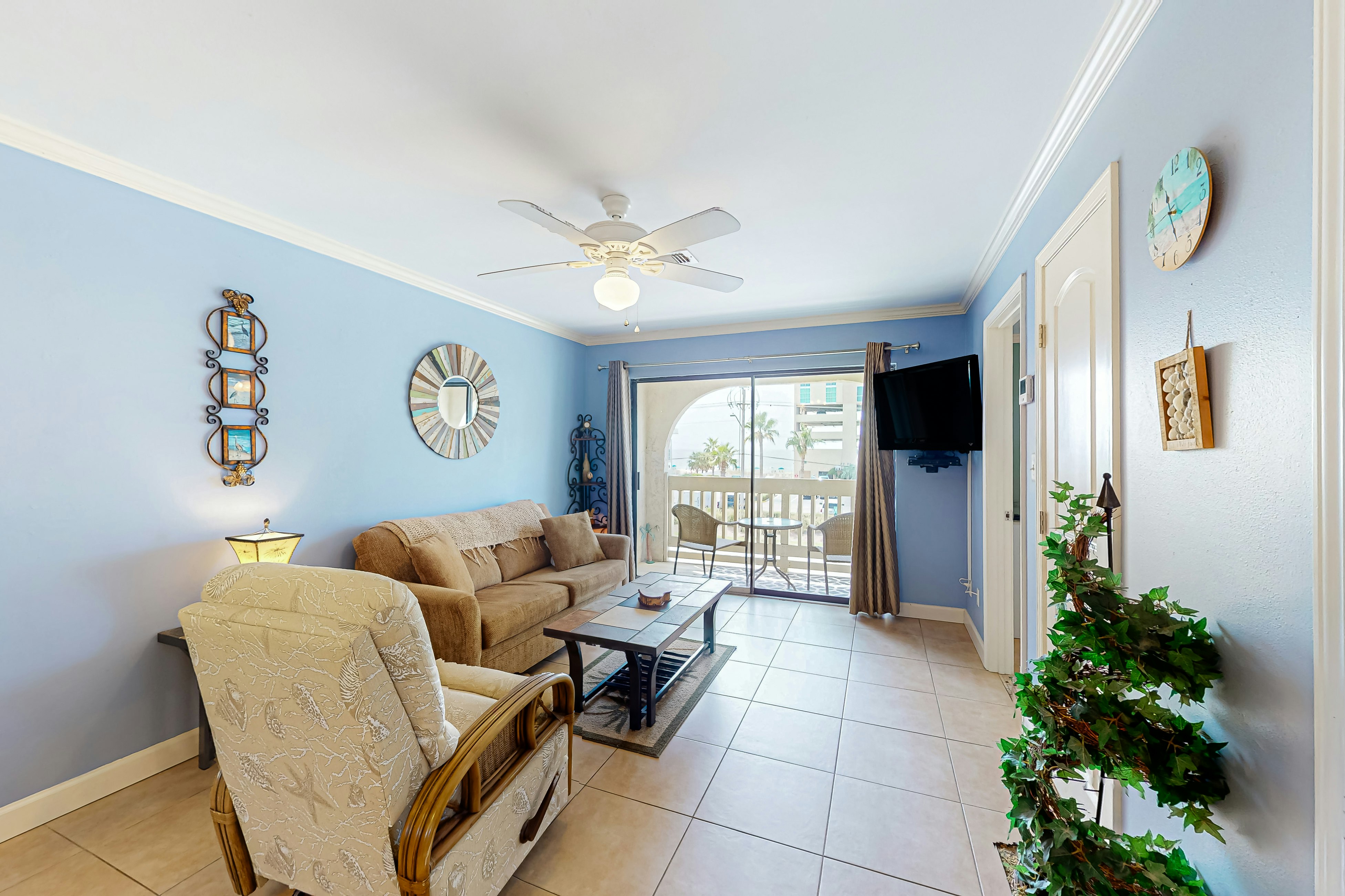 Las Palmas 216 - St Somewhere