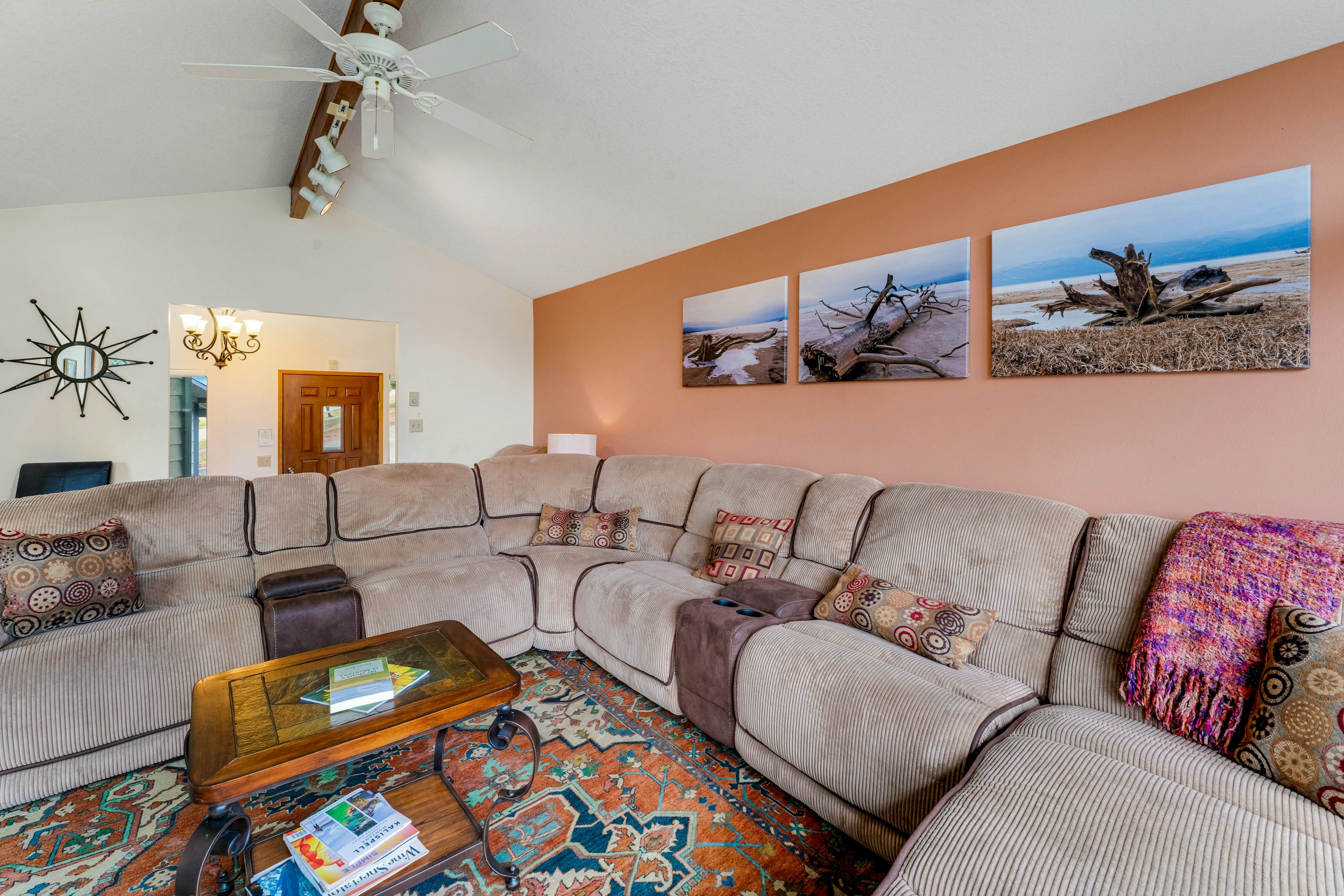 Lazy K on Peaceful Bay - Full Property