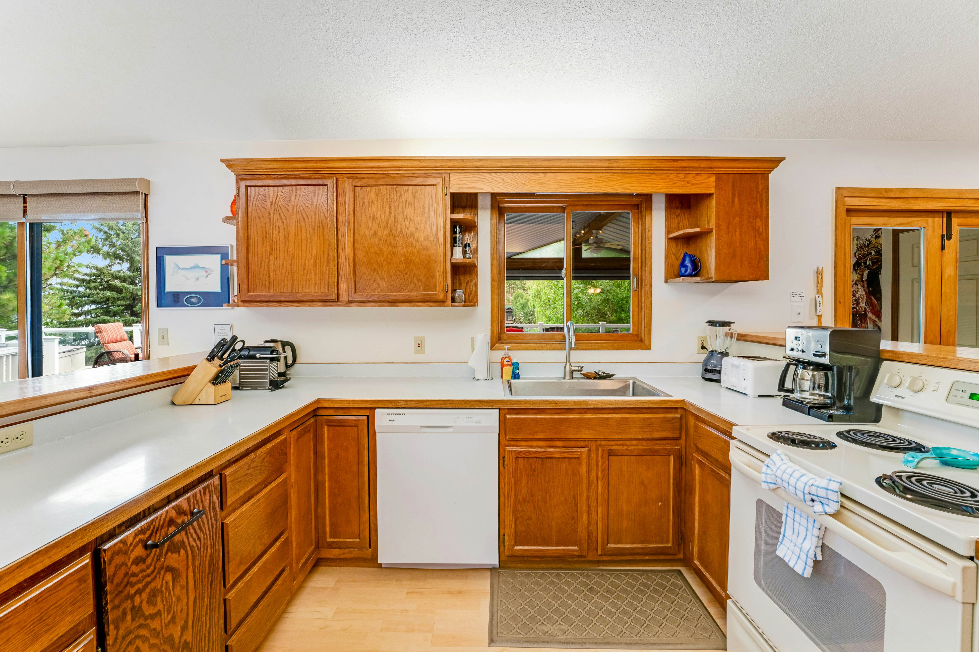 Lazy K on Peaceful Bay - Full Property