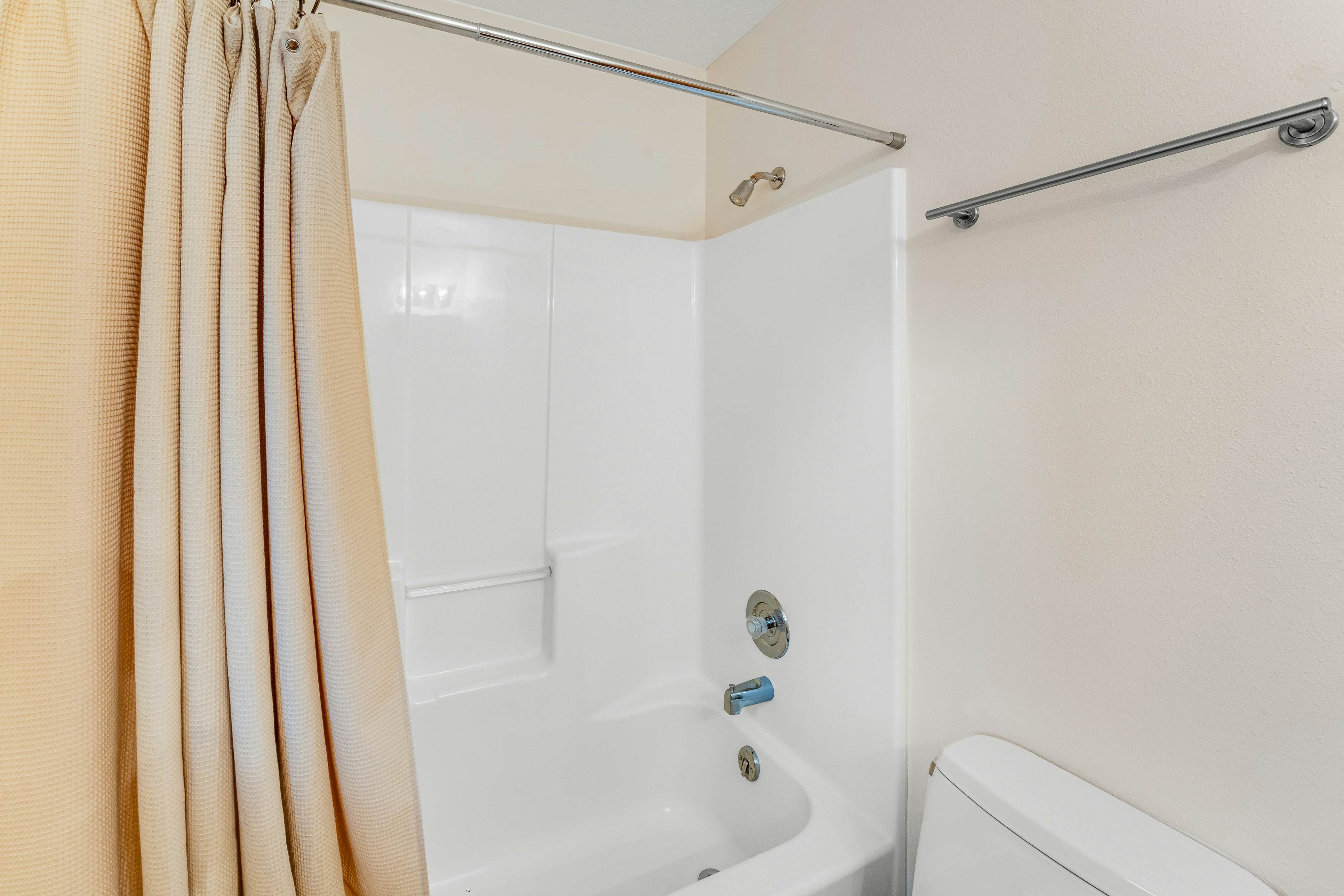 Lazy K on Peaceful Bay - Full Property