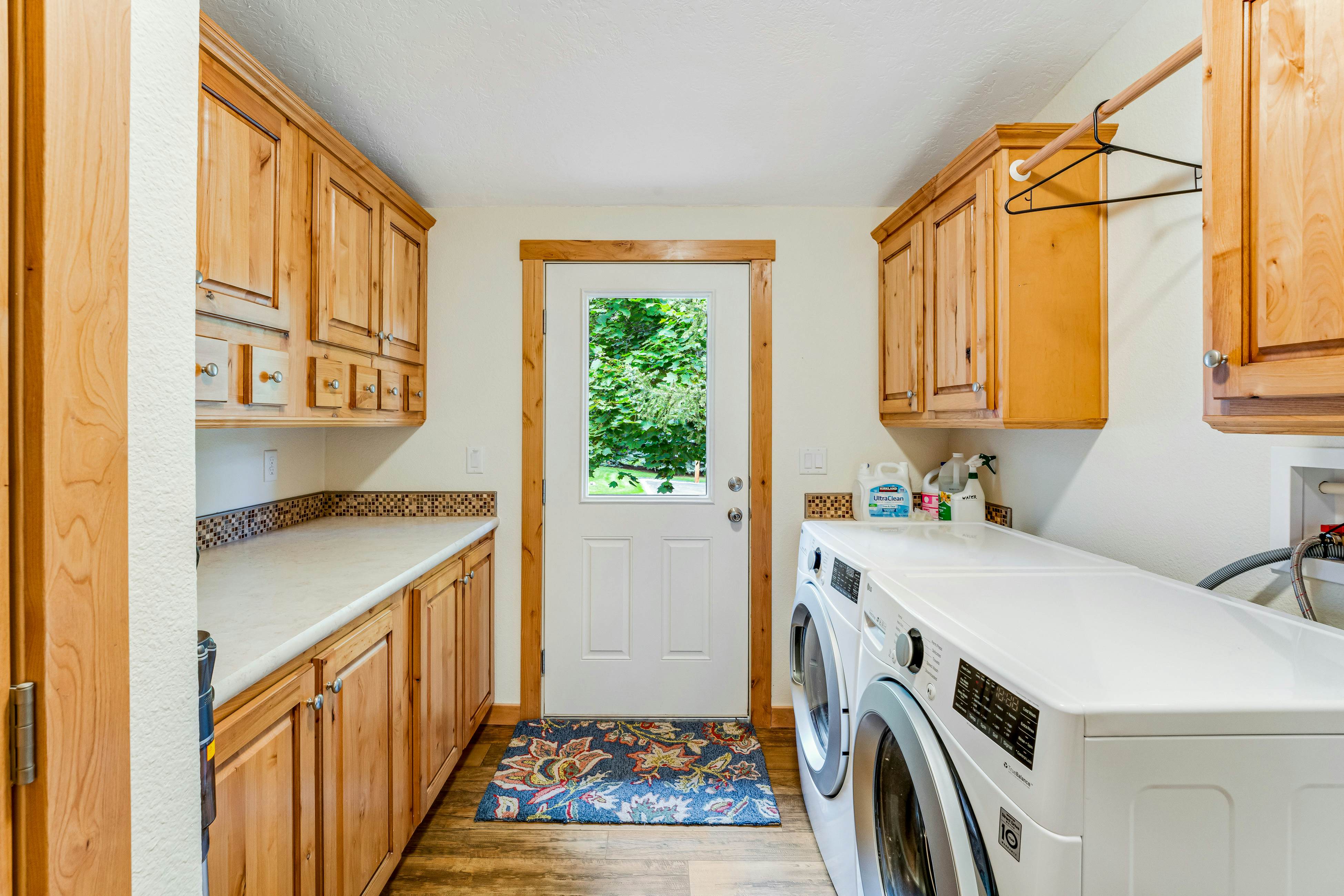 Lazy K on Peaceful Bay - Full Property