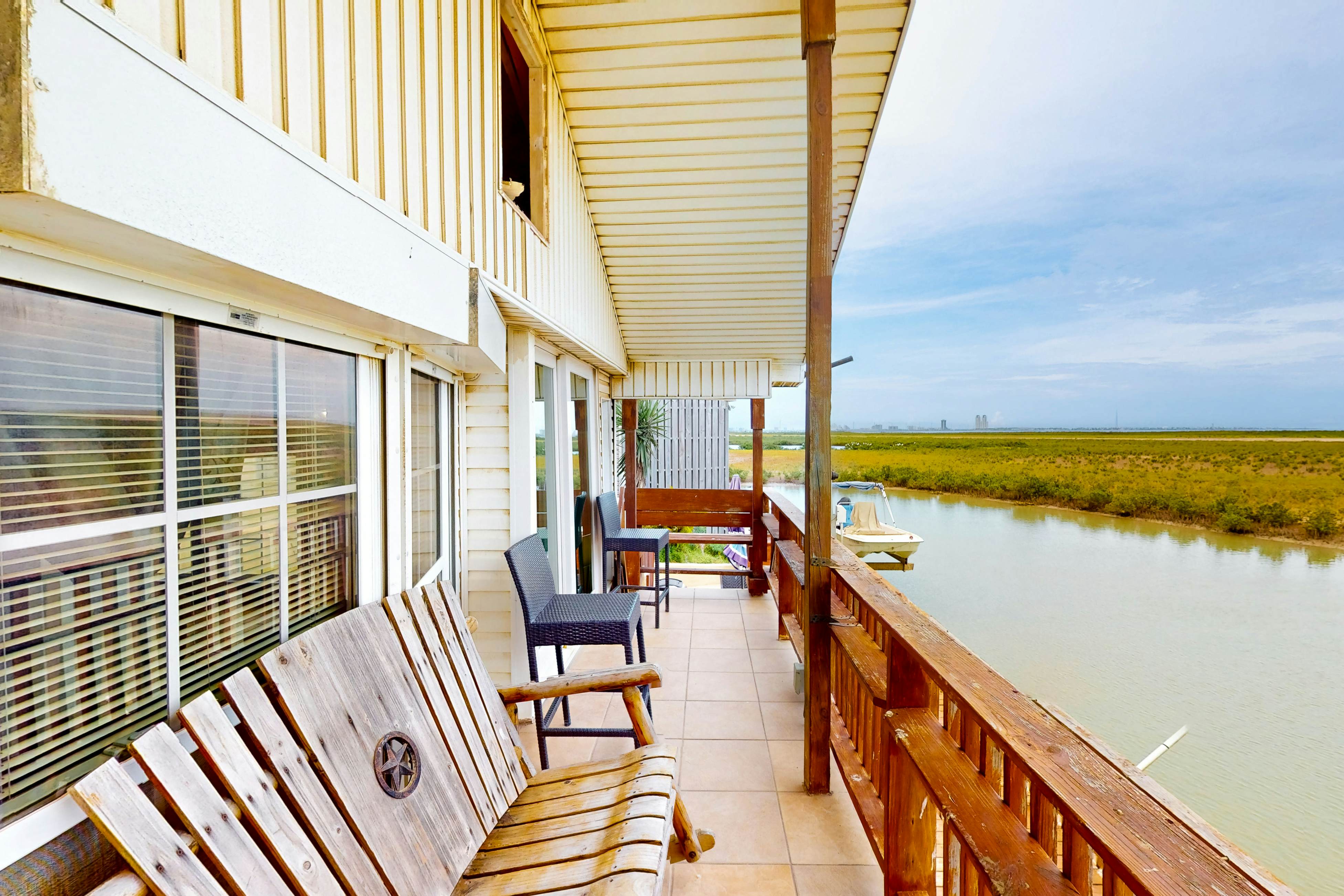 Long Island Village 790 W Oyster Drive Bungalow