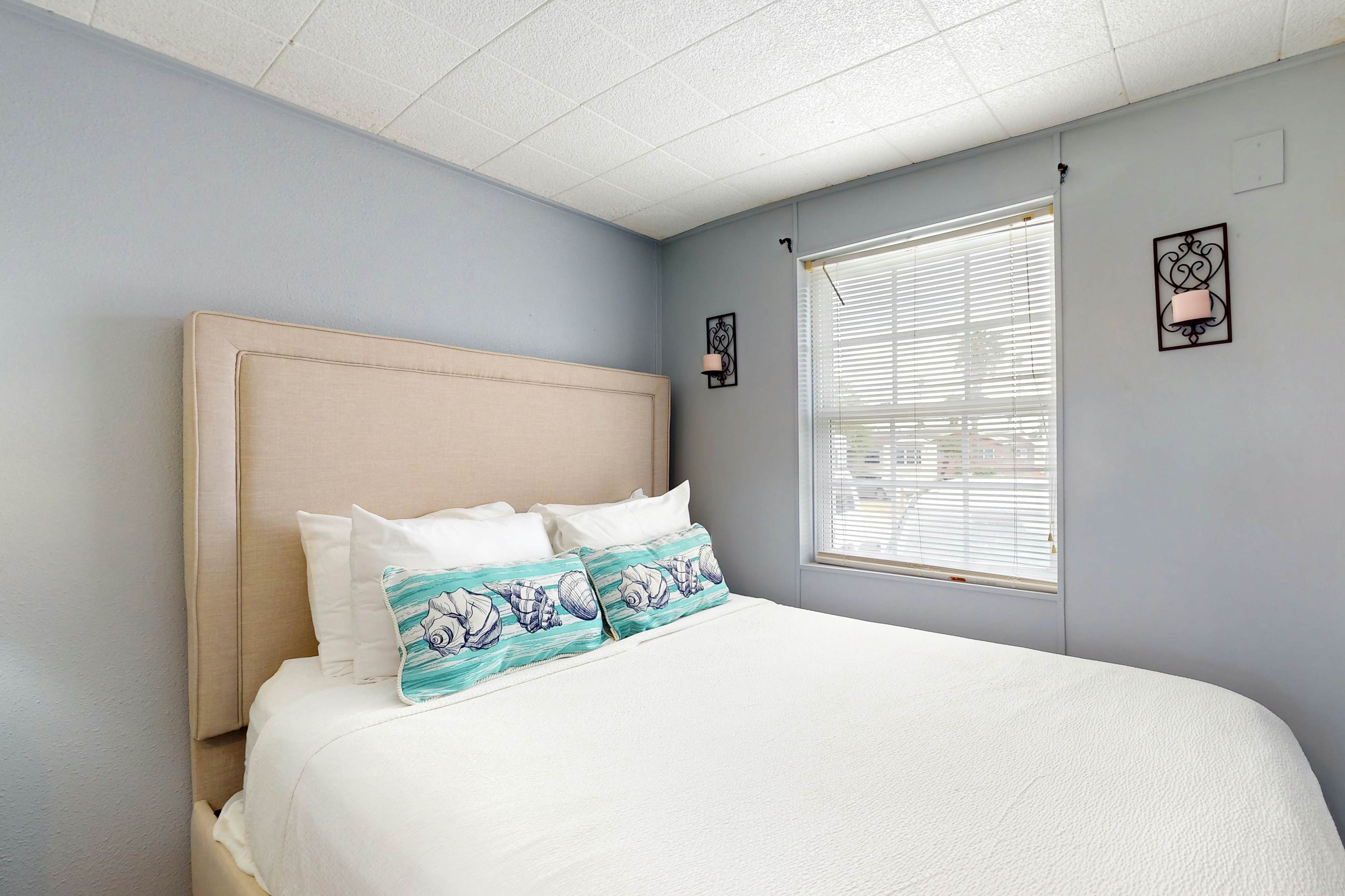 Long Island Village 790 W Oyster Drive Bungalow