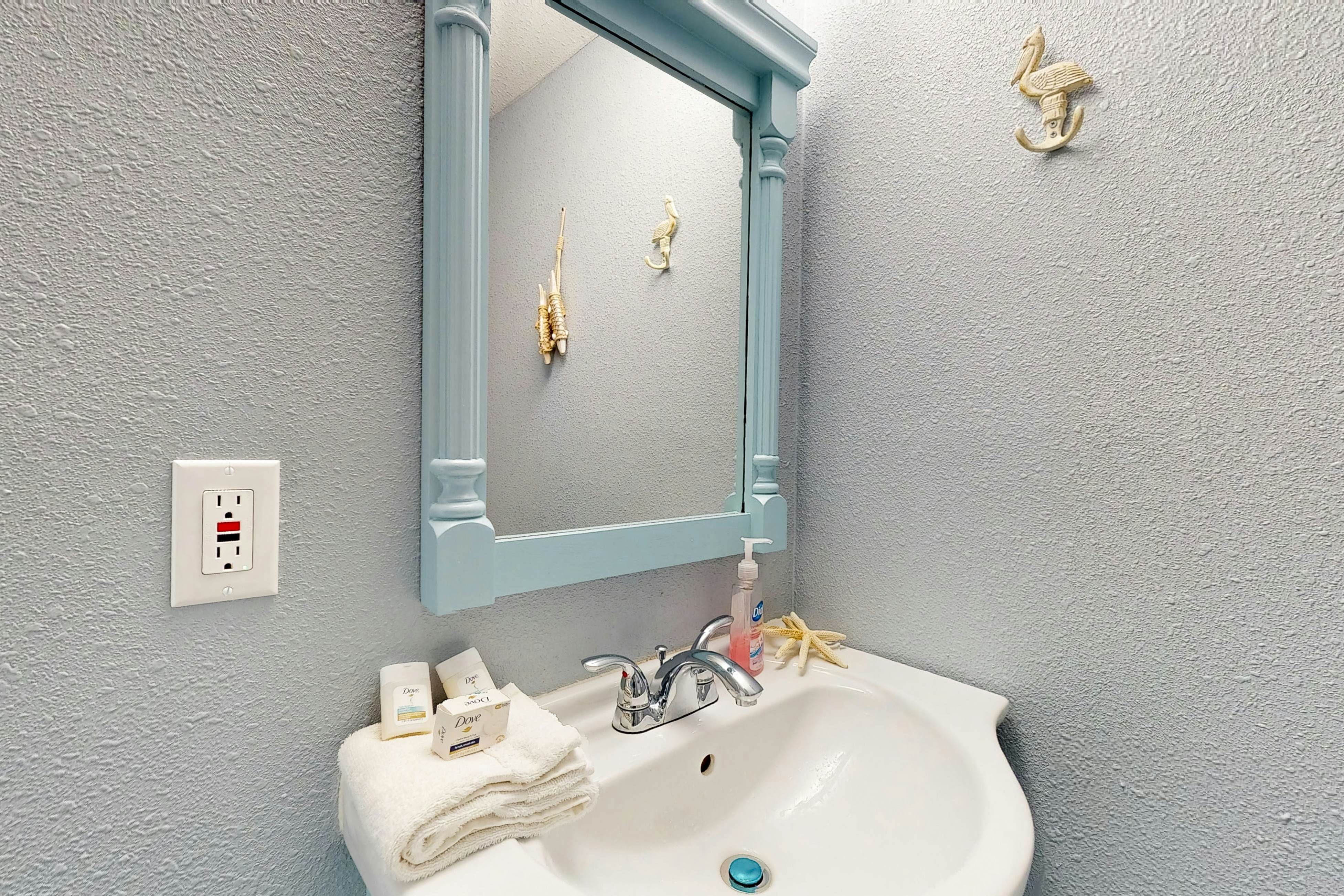 Long Island Village 790 W Oyster Drive Bungalow