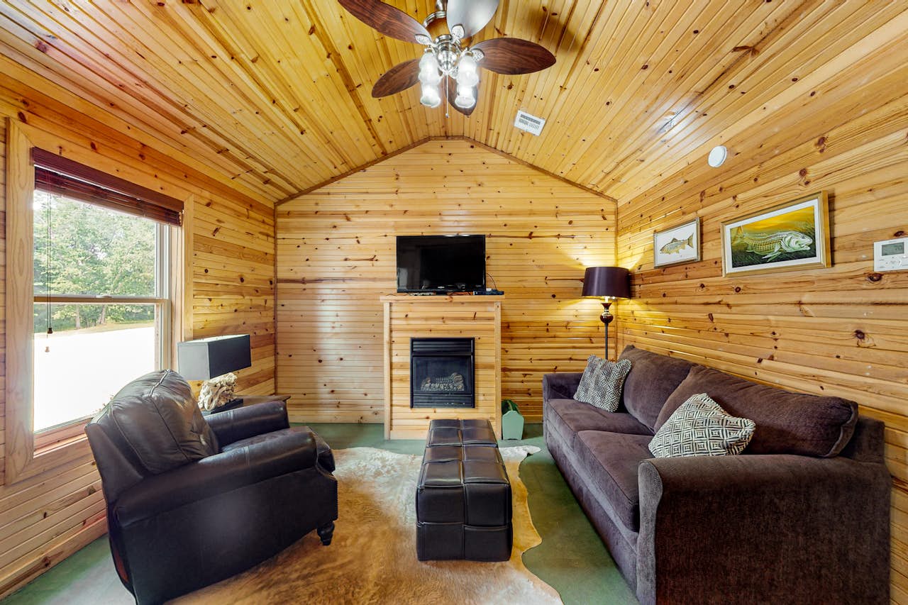 Parkhurst & Neal 2 BD Bentonville, AR Vacation Rental Vacasa