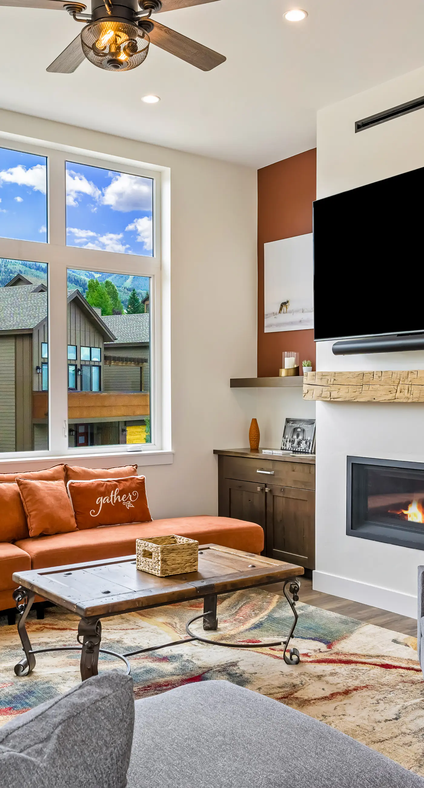 Foxy Lady, A Mountain Vista Retreat