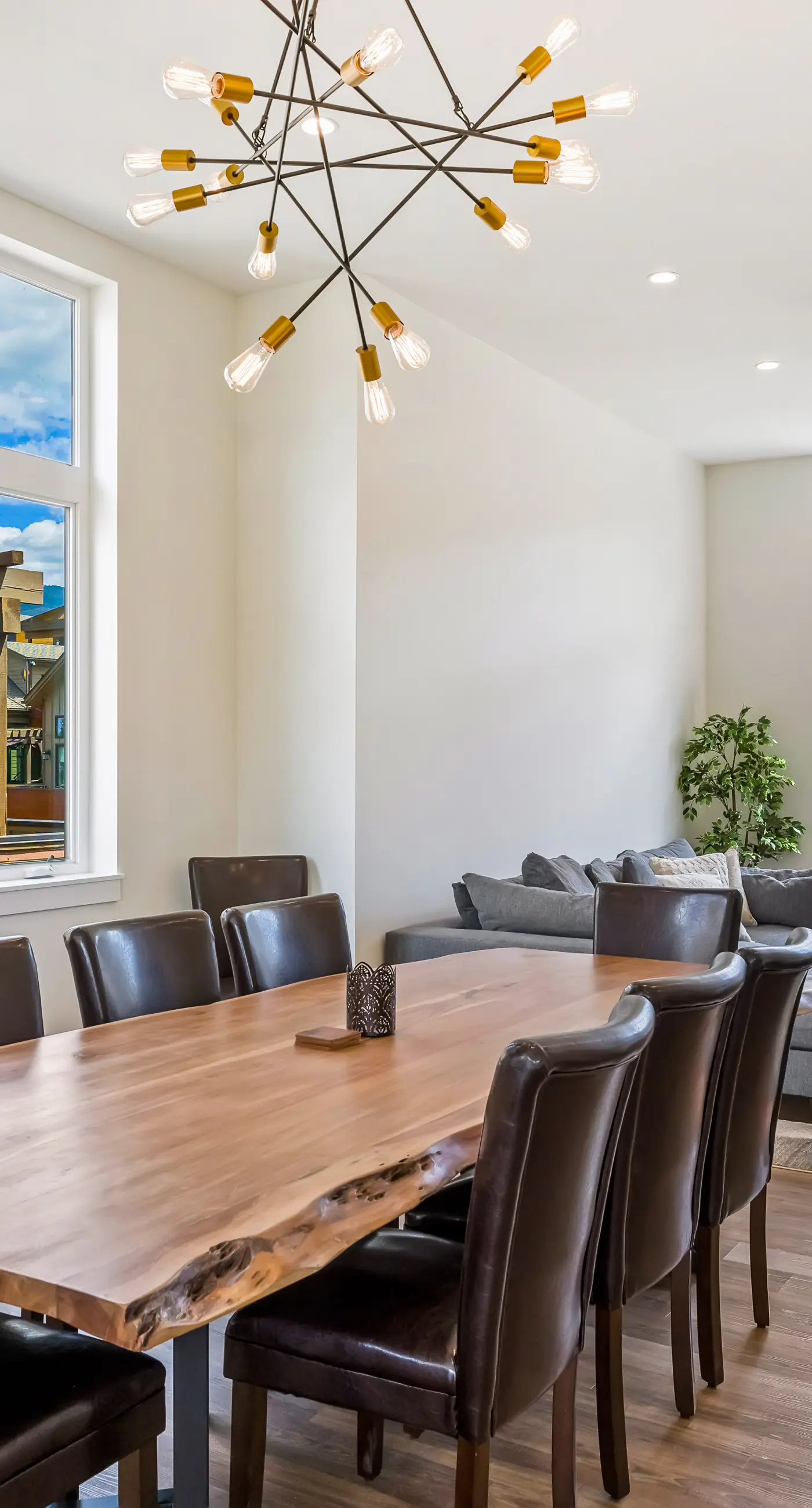 Foxy Lady, A Mountain Vista Retreat