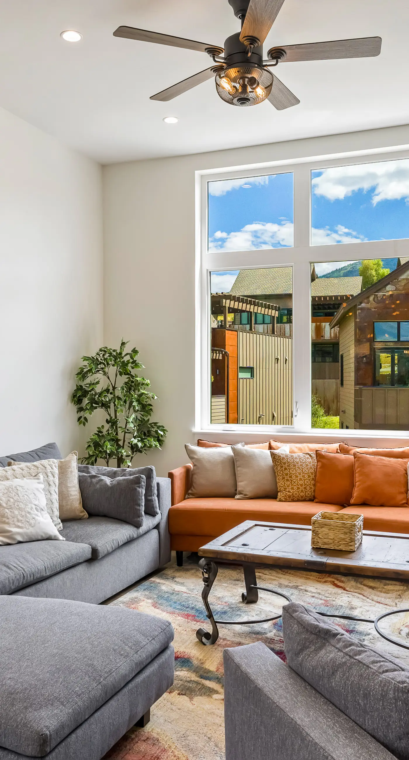 Foxy Lady, A Mountain Vista Retreat