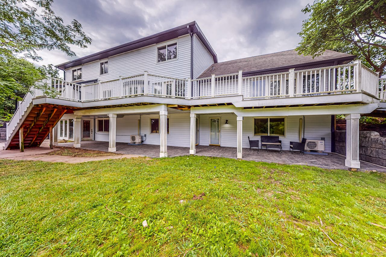 Jenkins Farmstead 1 BD Woodburn, IN Vacation Rental Vacasa