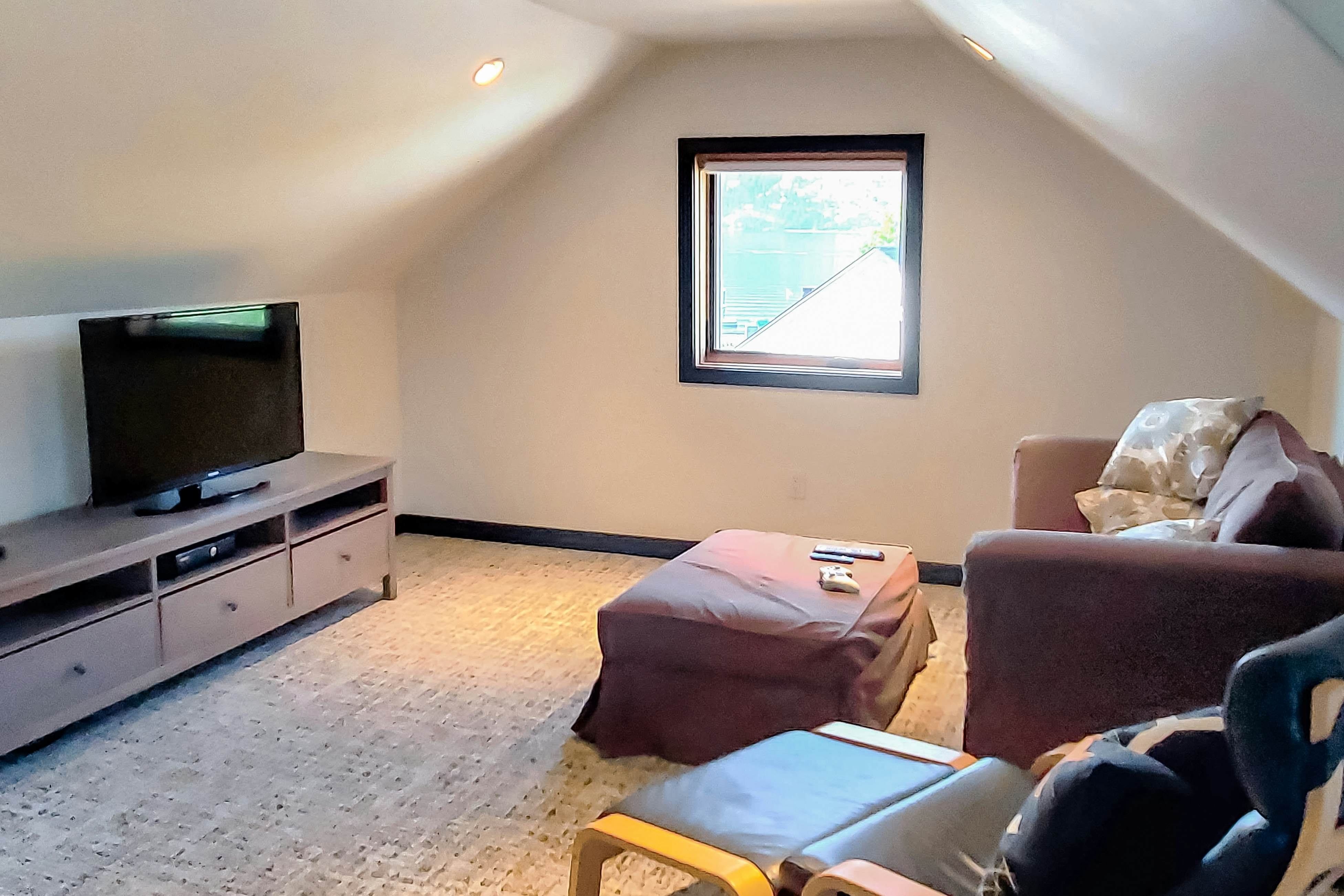 Ponderosa Court, Unit 2A