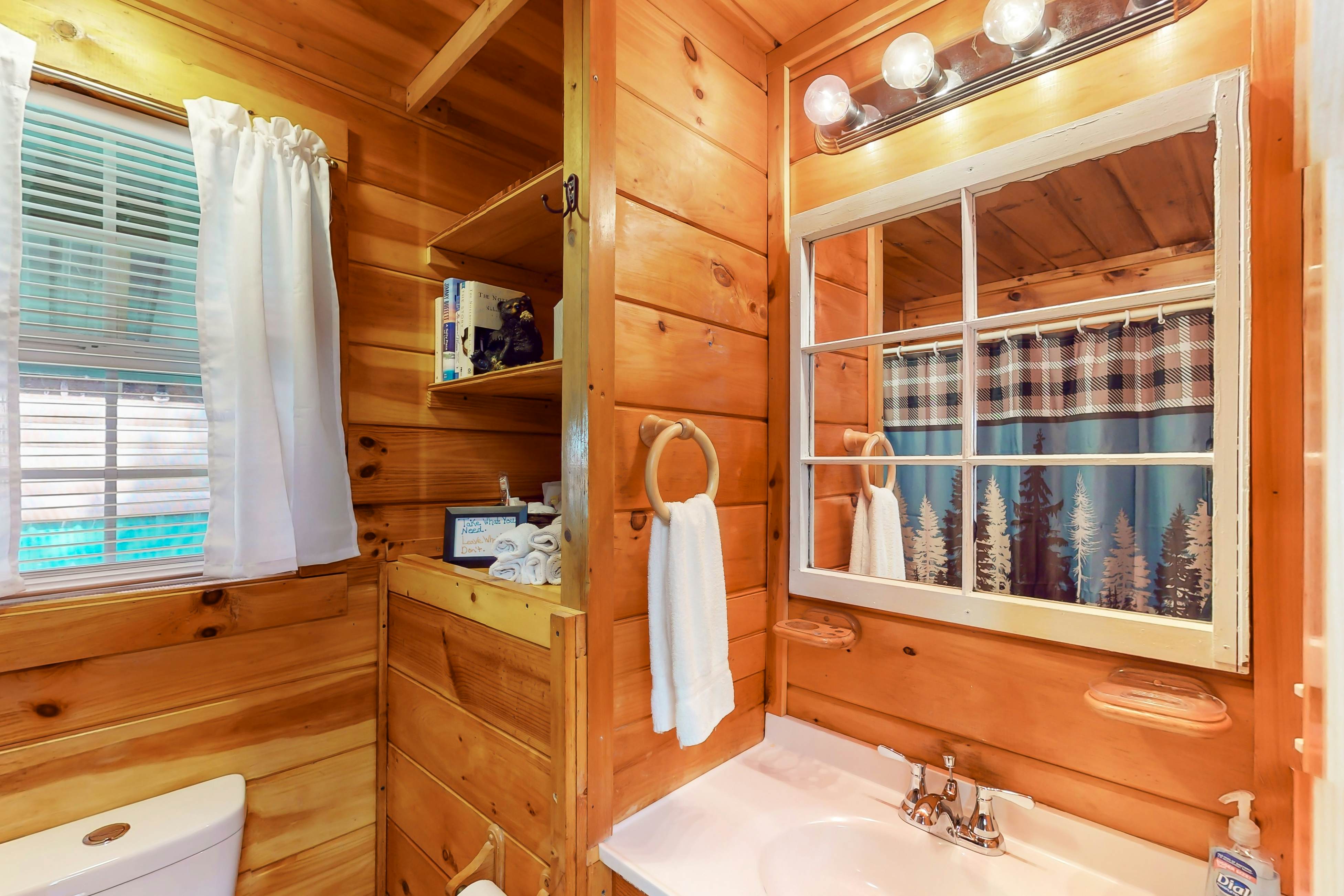 Wildlife Cabin On The River