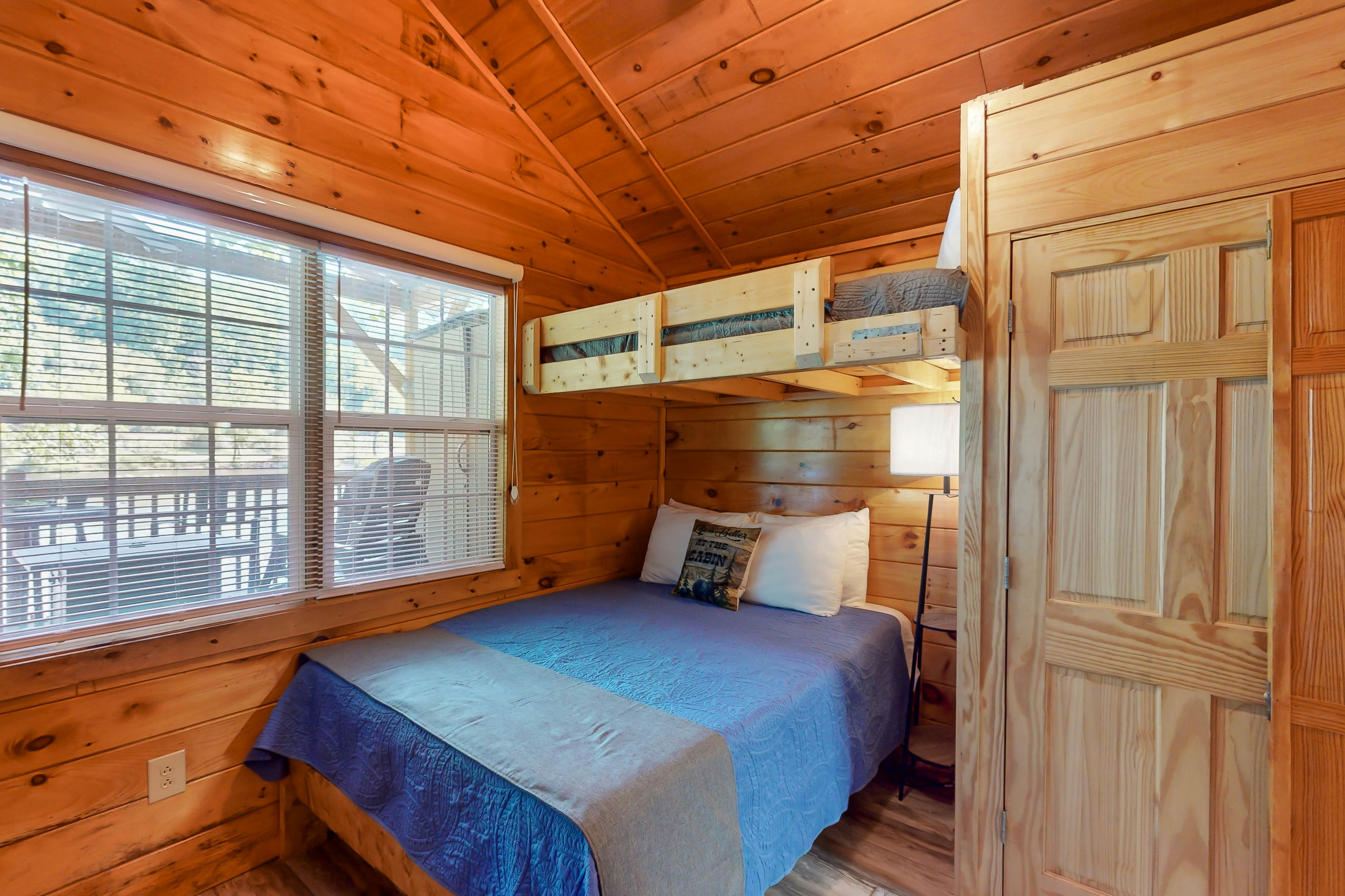 Wildlife Cabin On The River