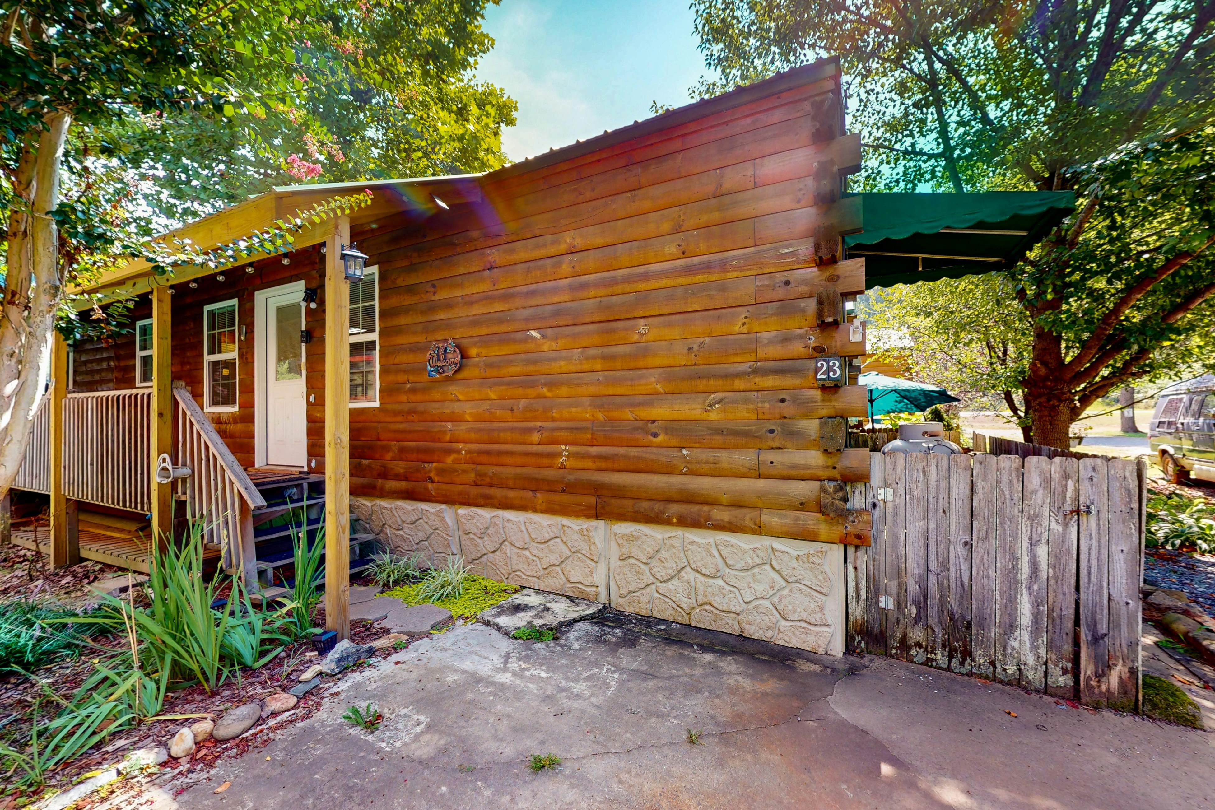 Wildlife Cabin On The River