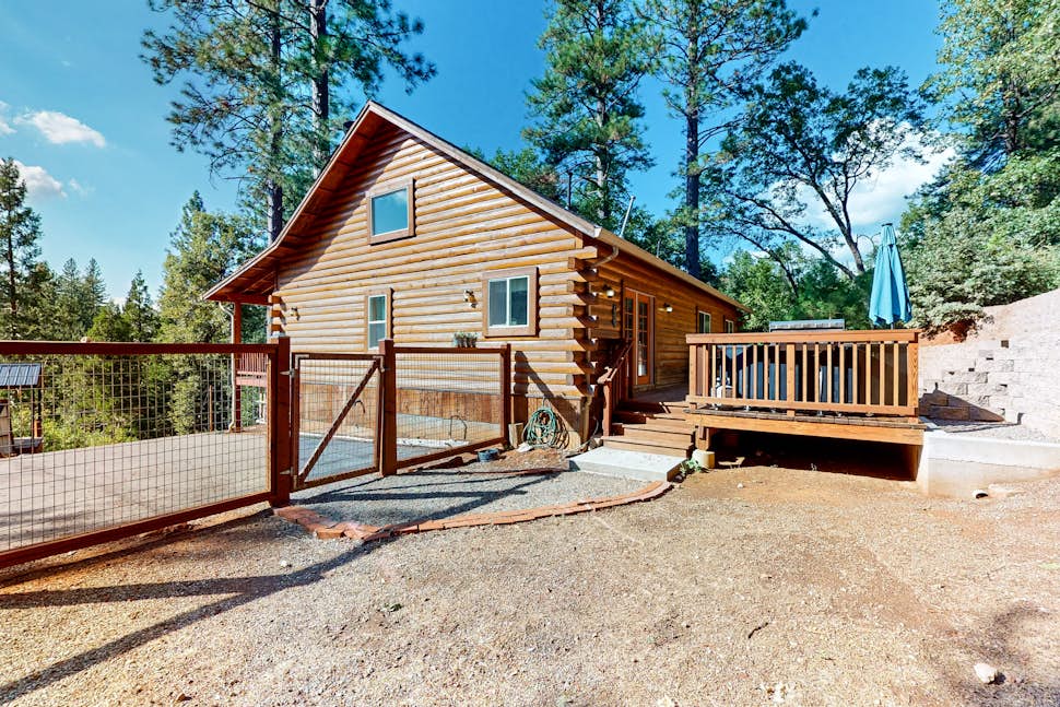Murphys Cozy Cabin 3 BD Murphys, CA Vacation Rental Vacasa