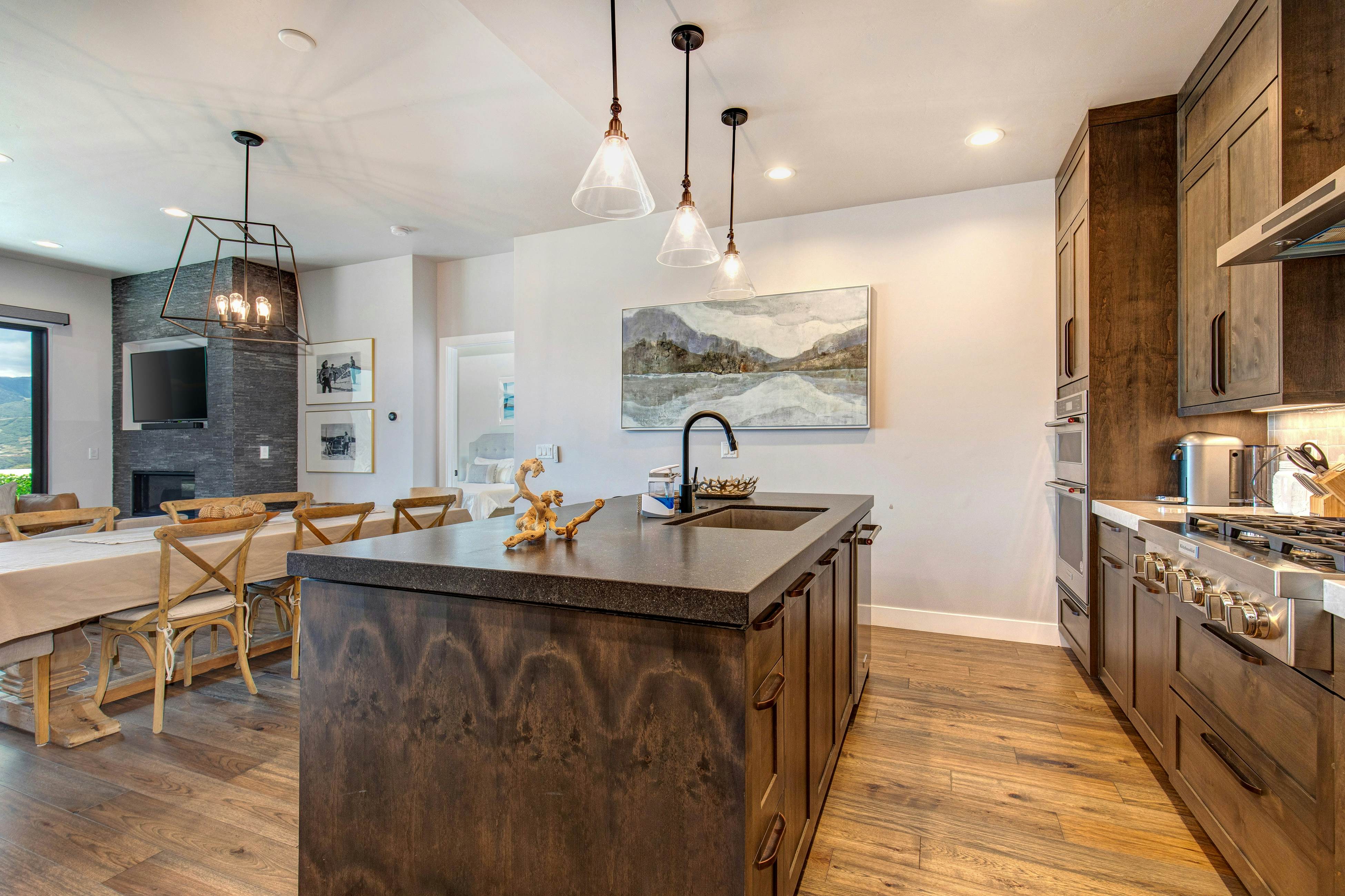 Hideout Hideaway - B