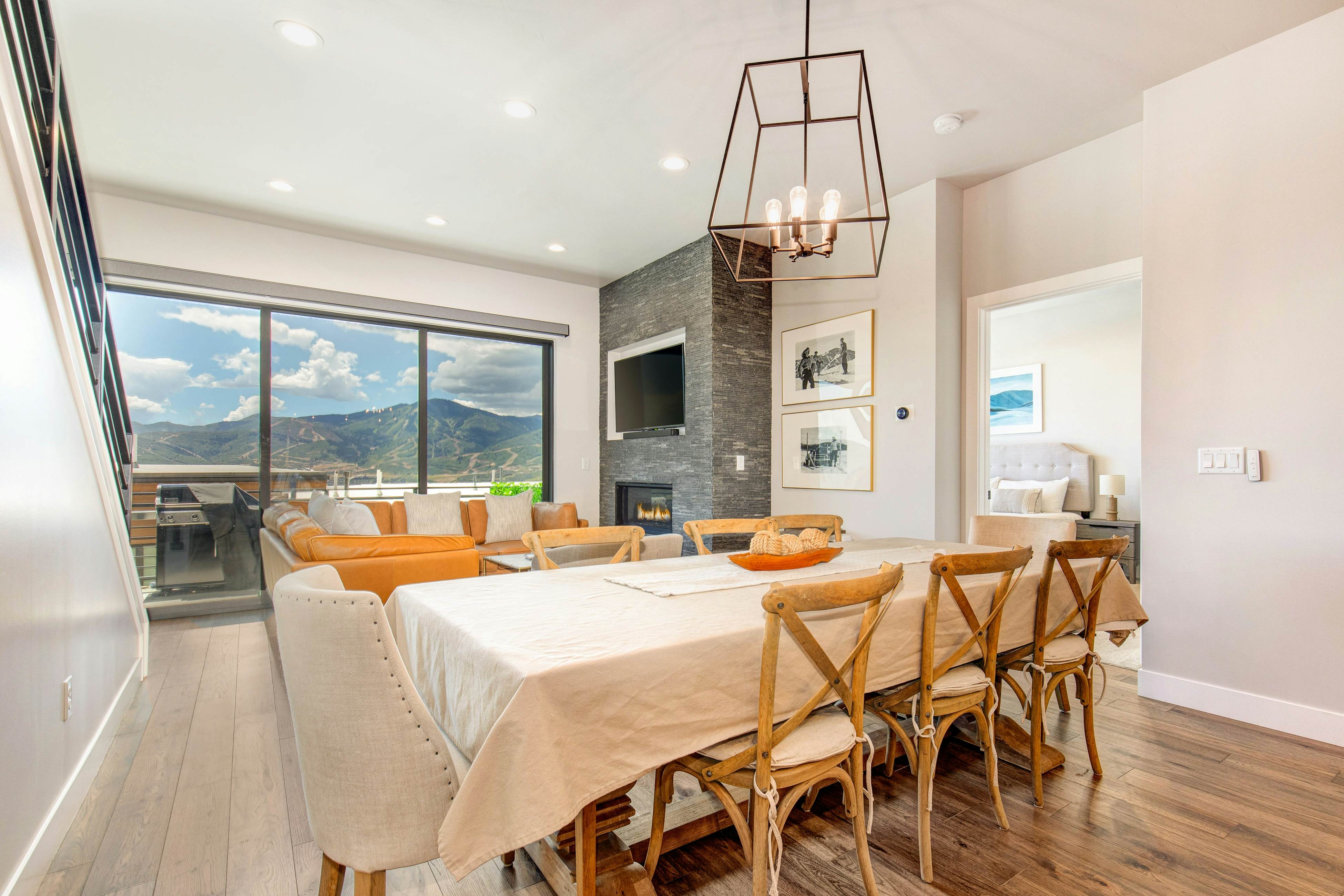 Hideout Hideaway - B