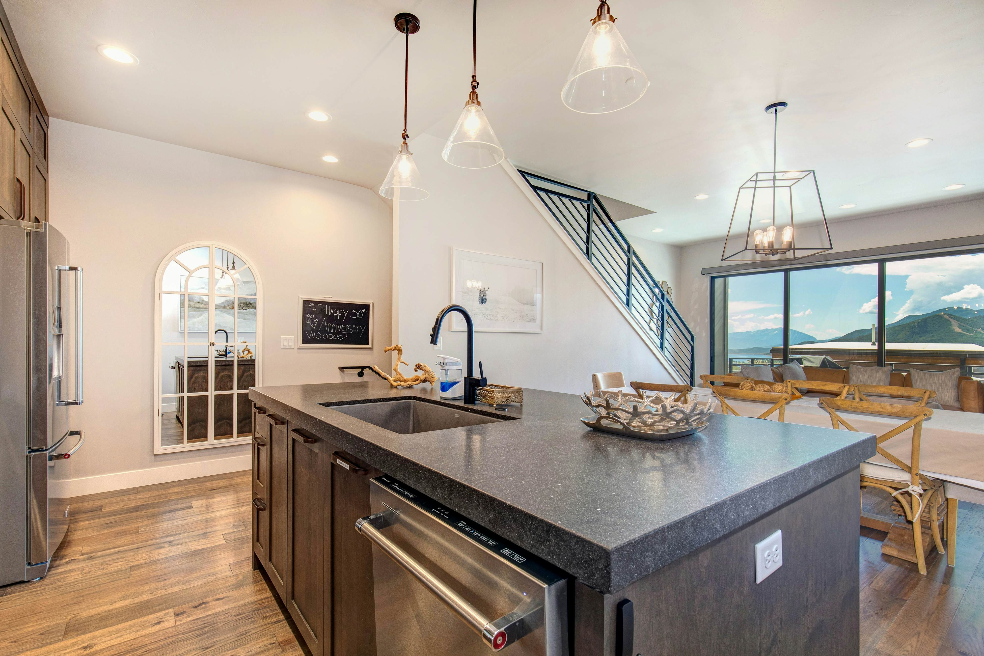 Hideout Hideaway - B