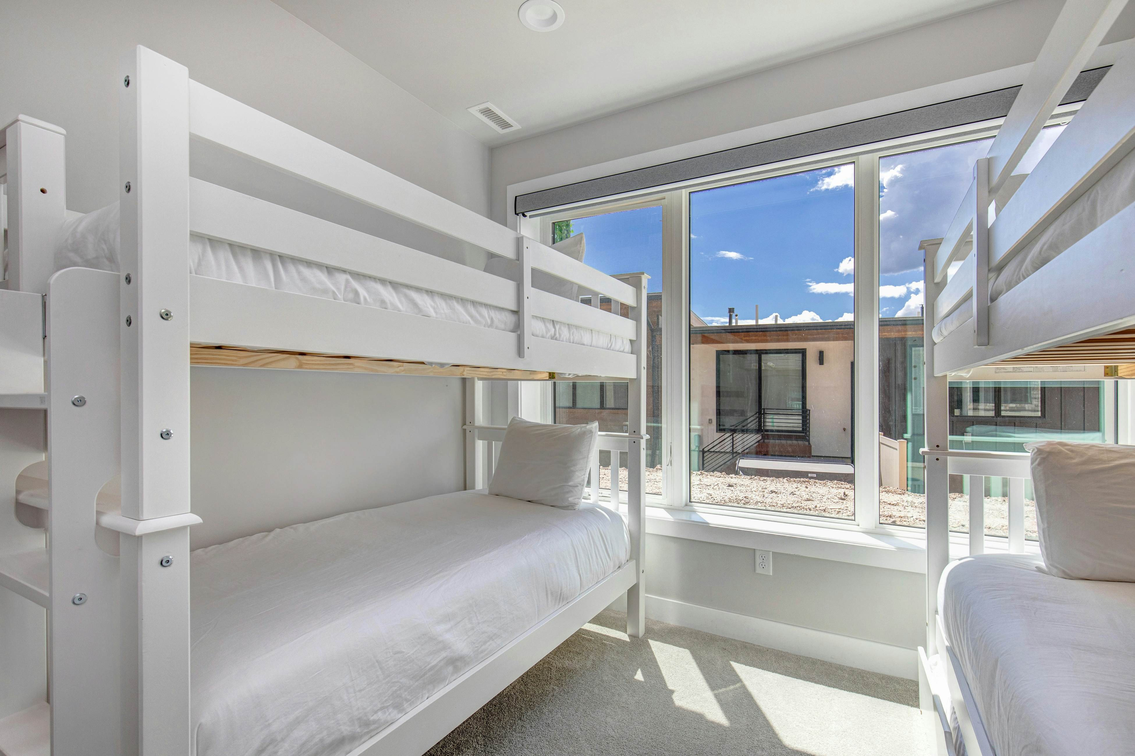 Hideout Hideaway - B