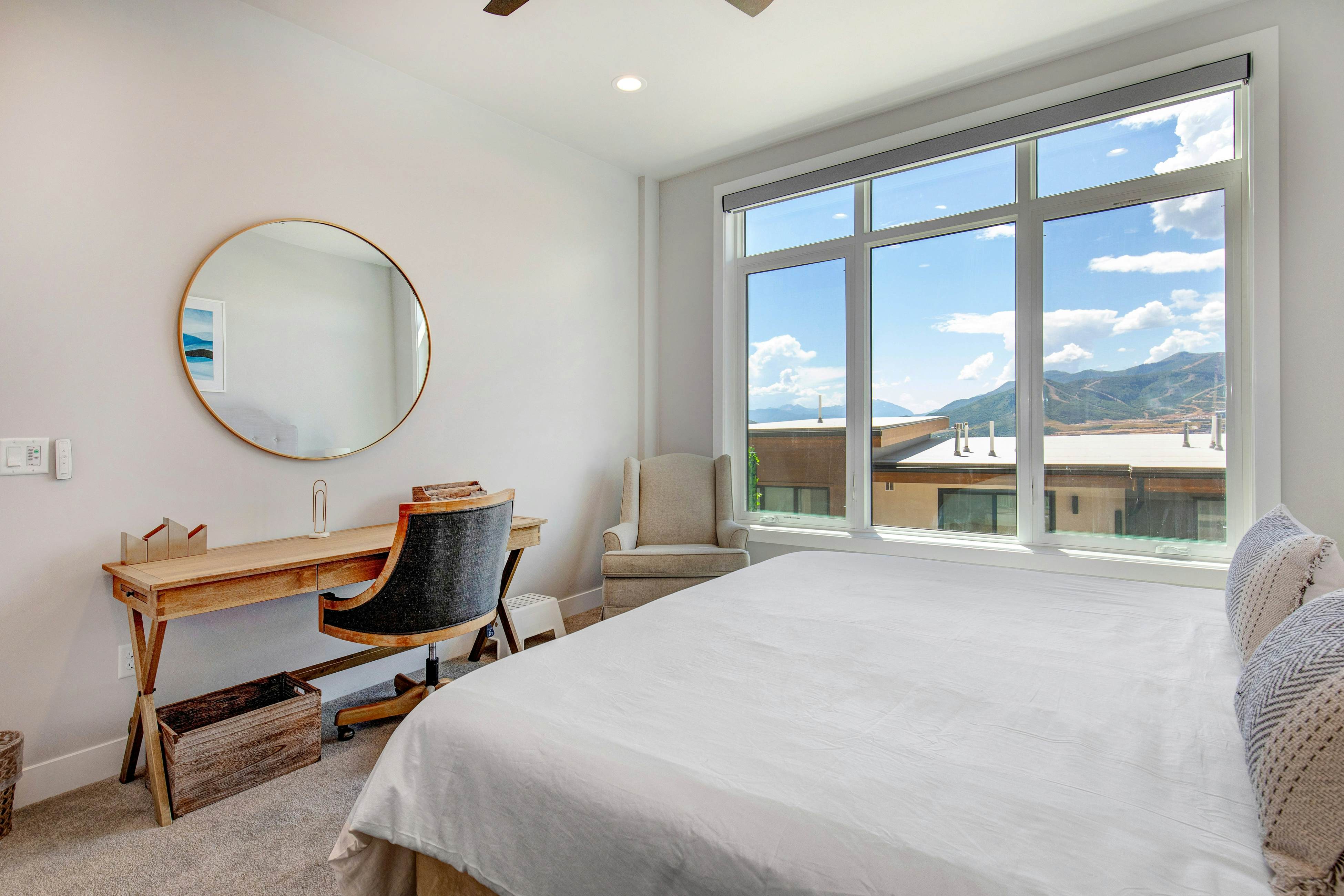 Hideout Hideaway - B